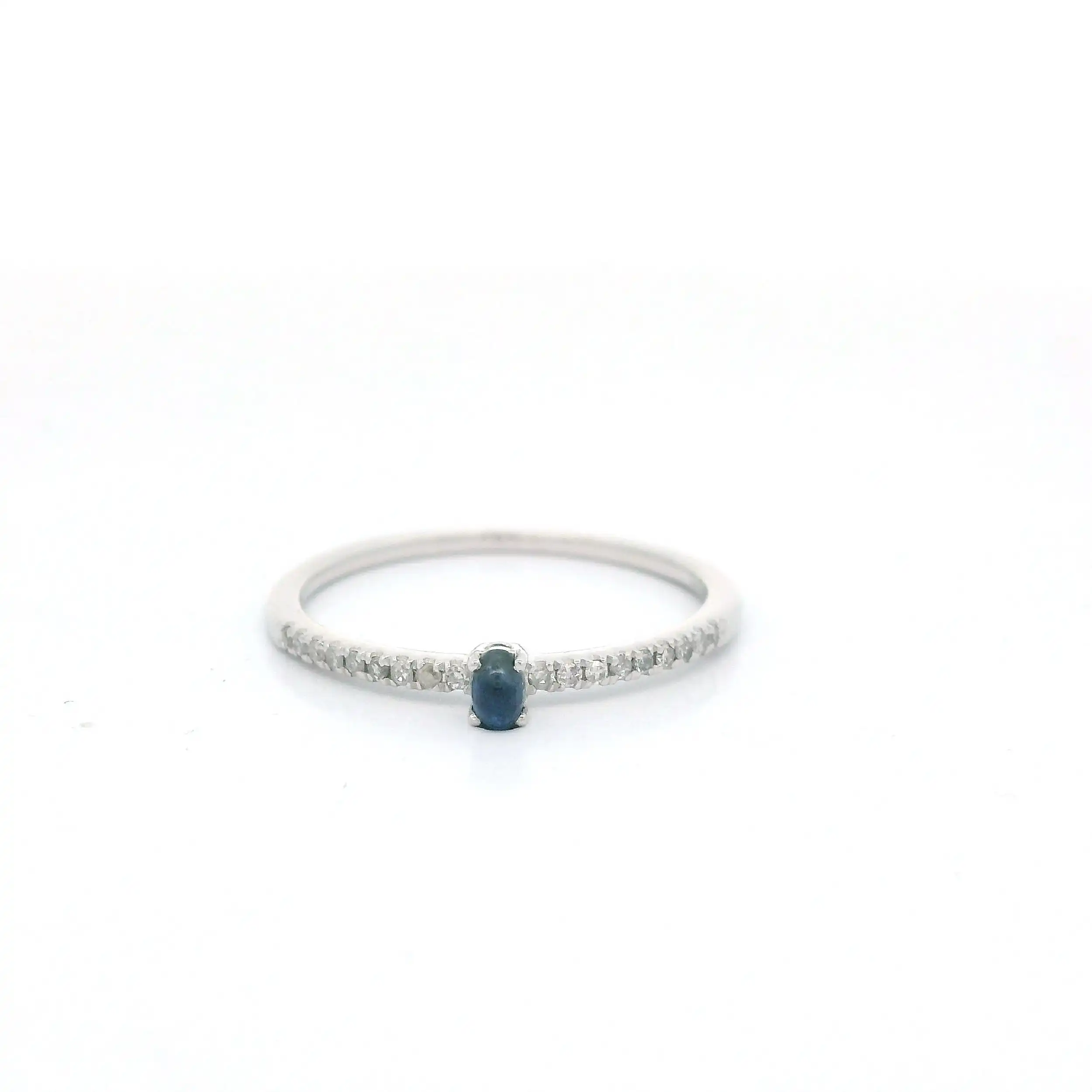 Ring Weißgold mit Diamanten und Saphir Cabochon mit 0,05ct graviert