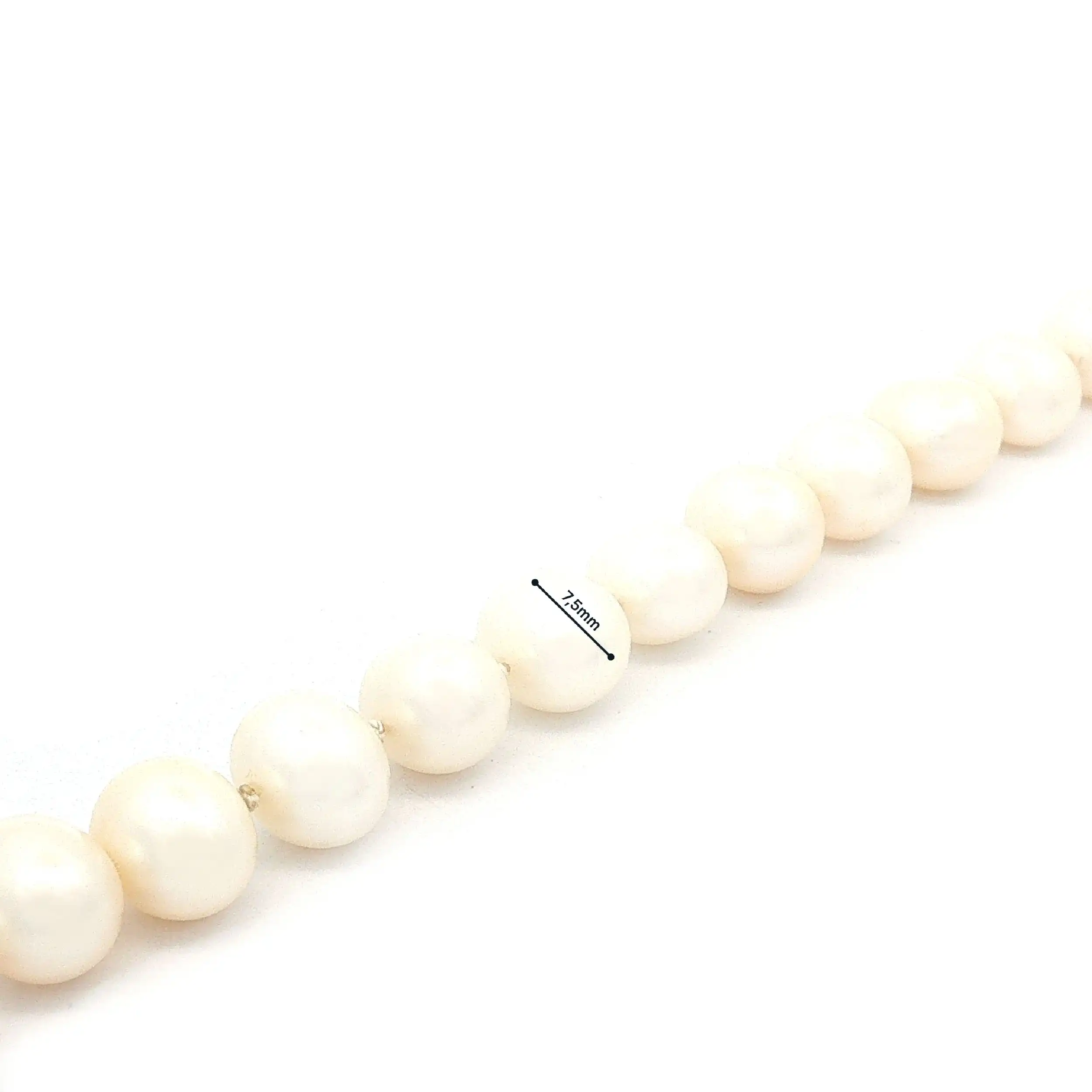Armband mit Süßwasserperlen und Gelbgoldelementen