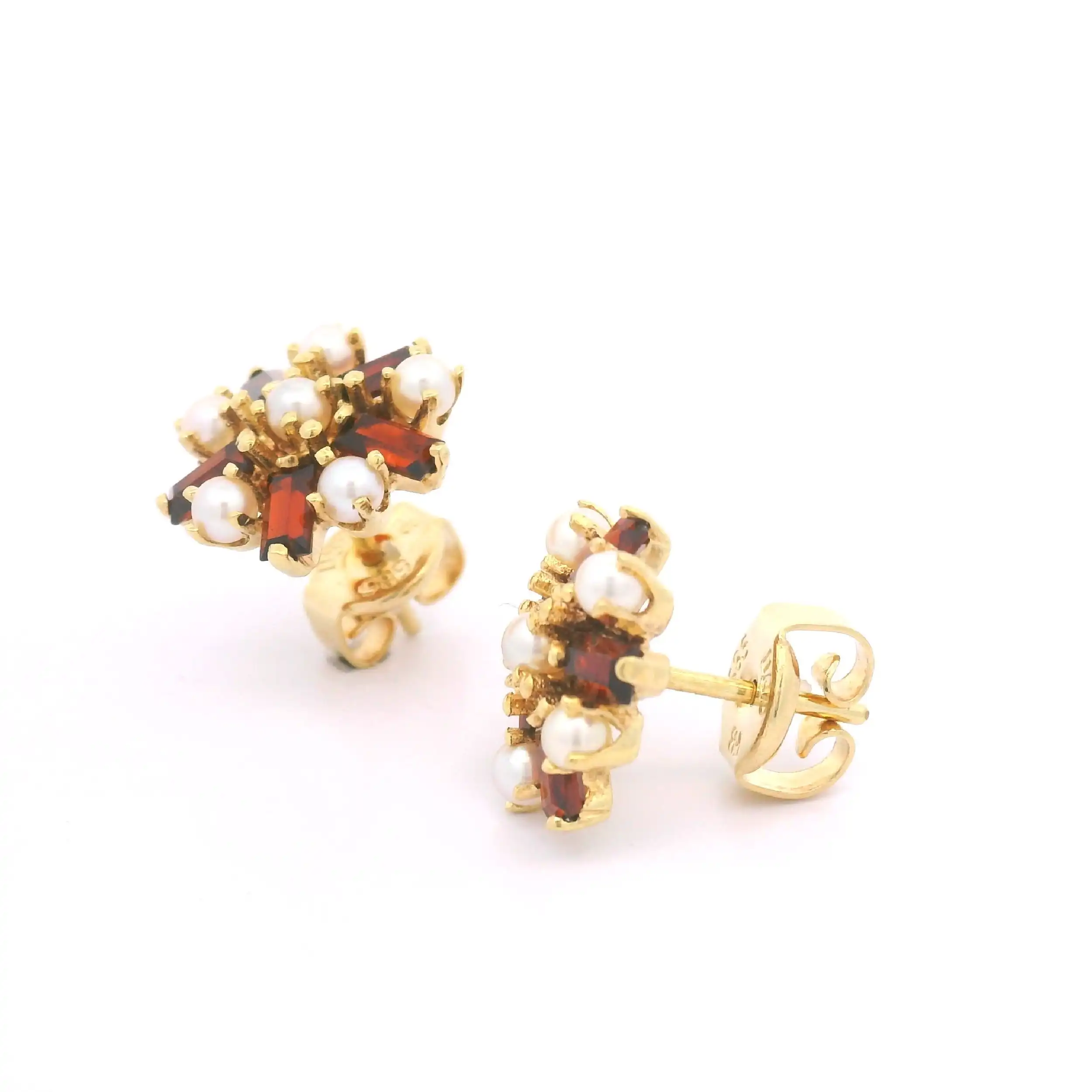 Ohrstecker Gelbgold mit Granat und Perlen