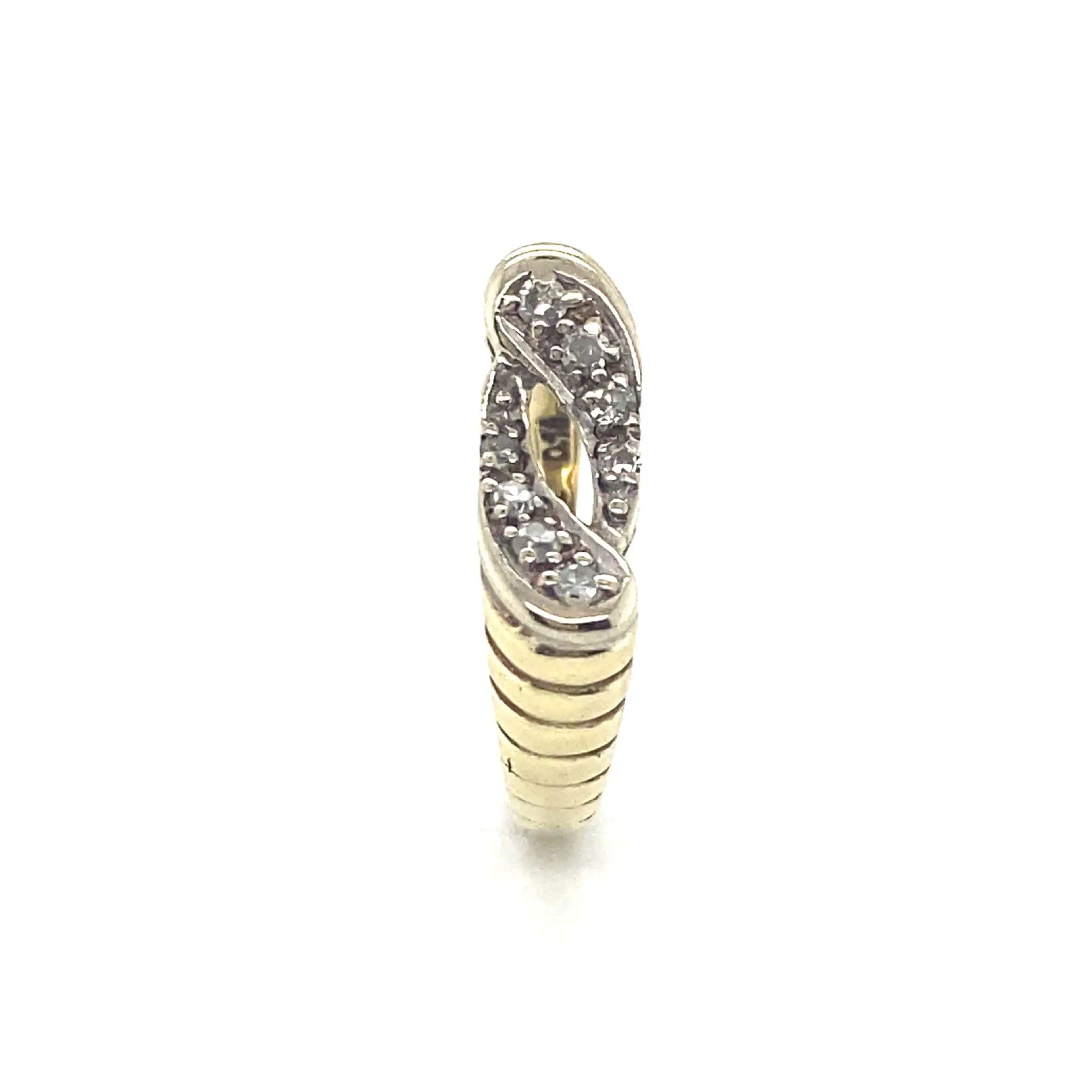 Ring Bicolor mit Diamanten, graviert 0,16ct. Ring Bicolor mit Diamanten, graviert 0,16ct.