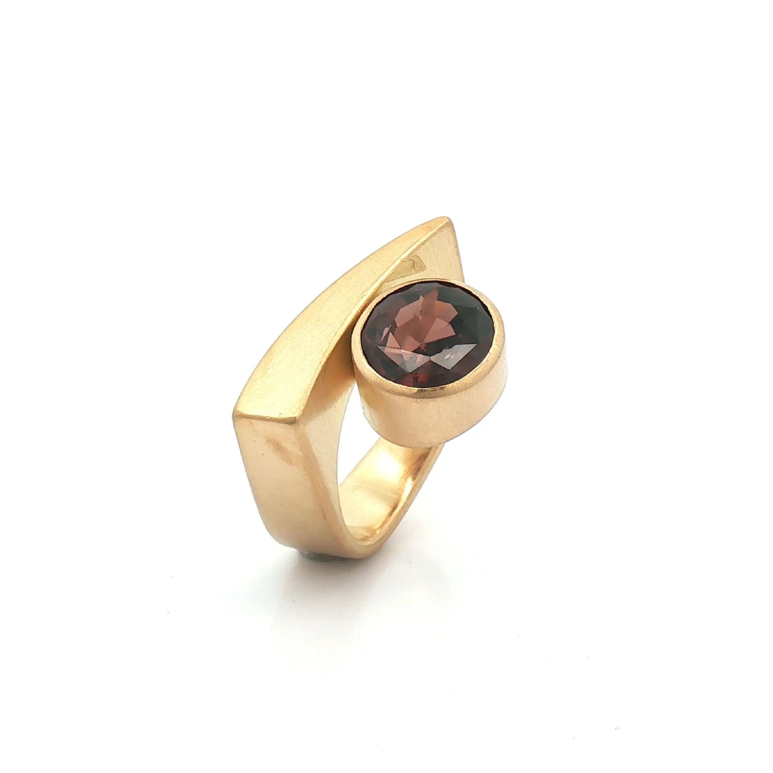 Ring Gelbgold mit braunem Farbstein