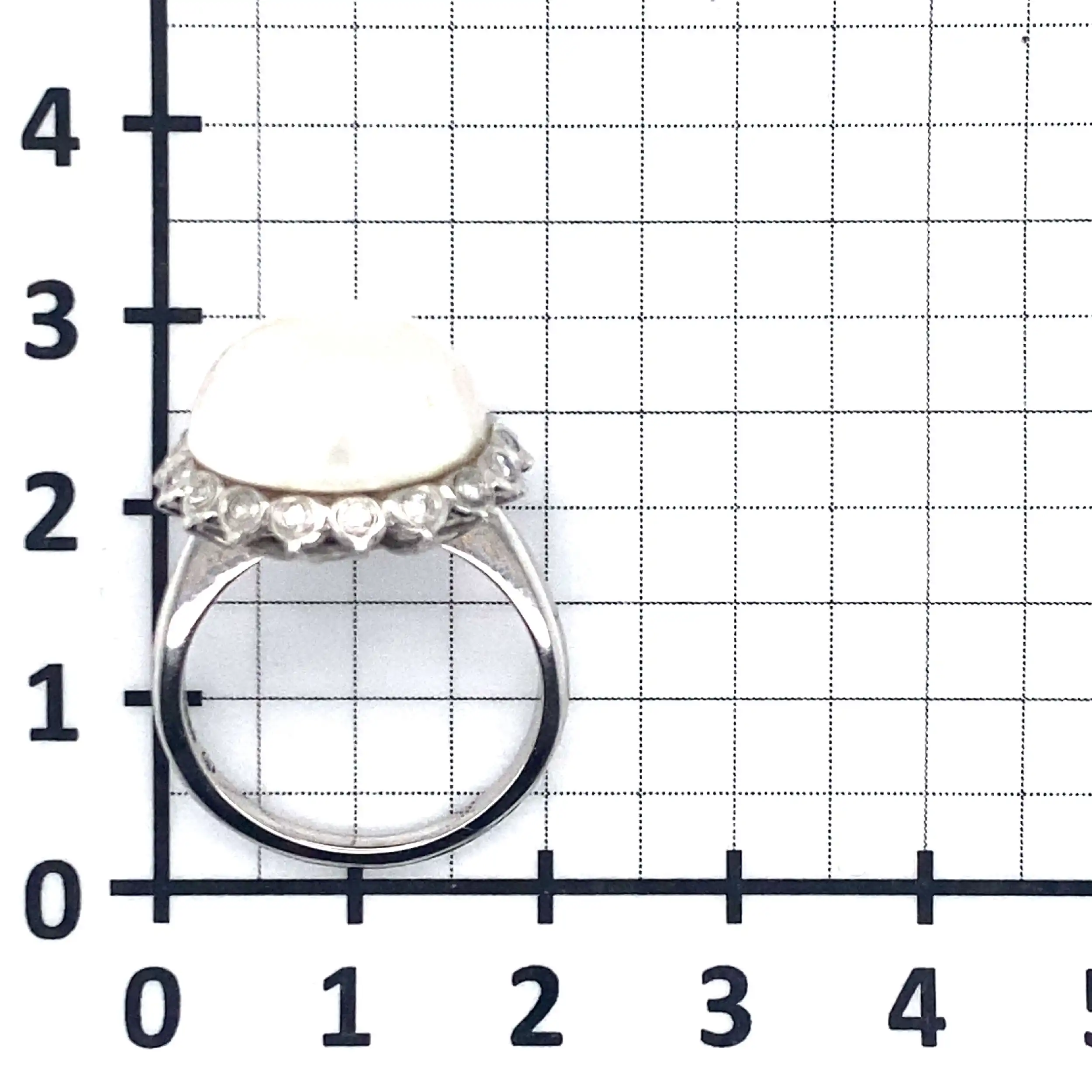 Ring Weißgold mit Marbé-Perle und 18 Diamanten Ring Weißgold mit Marbé-Perle und 18 Diamanten