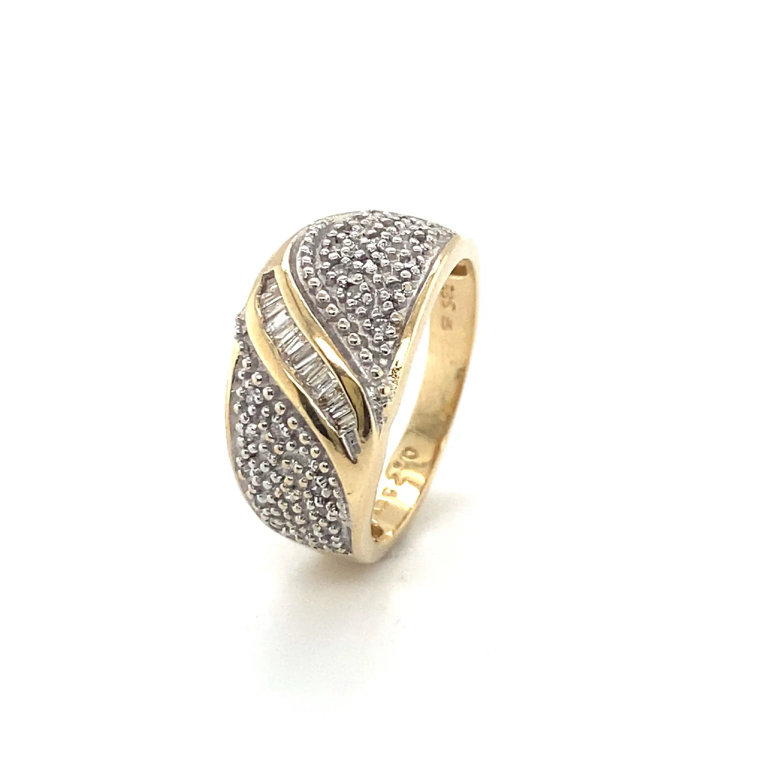 Ring mit Diamanten und Baguette Diamanten, graviert mit 0,25ct Ring mit Diamanten und Baguette Diamanten, graviert mit 0,25ct