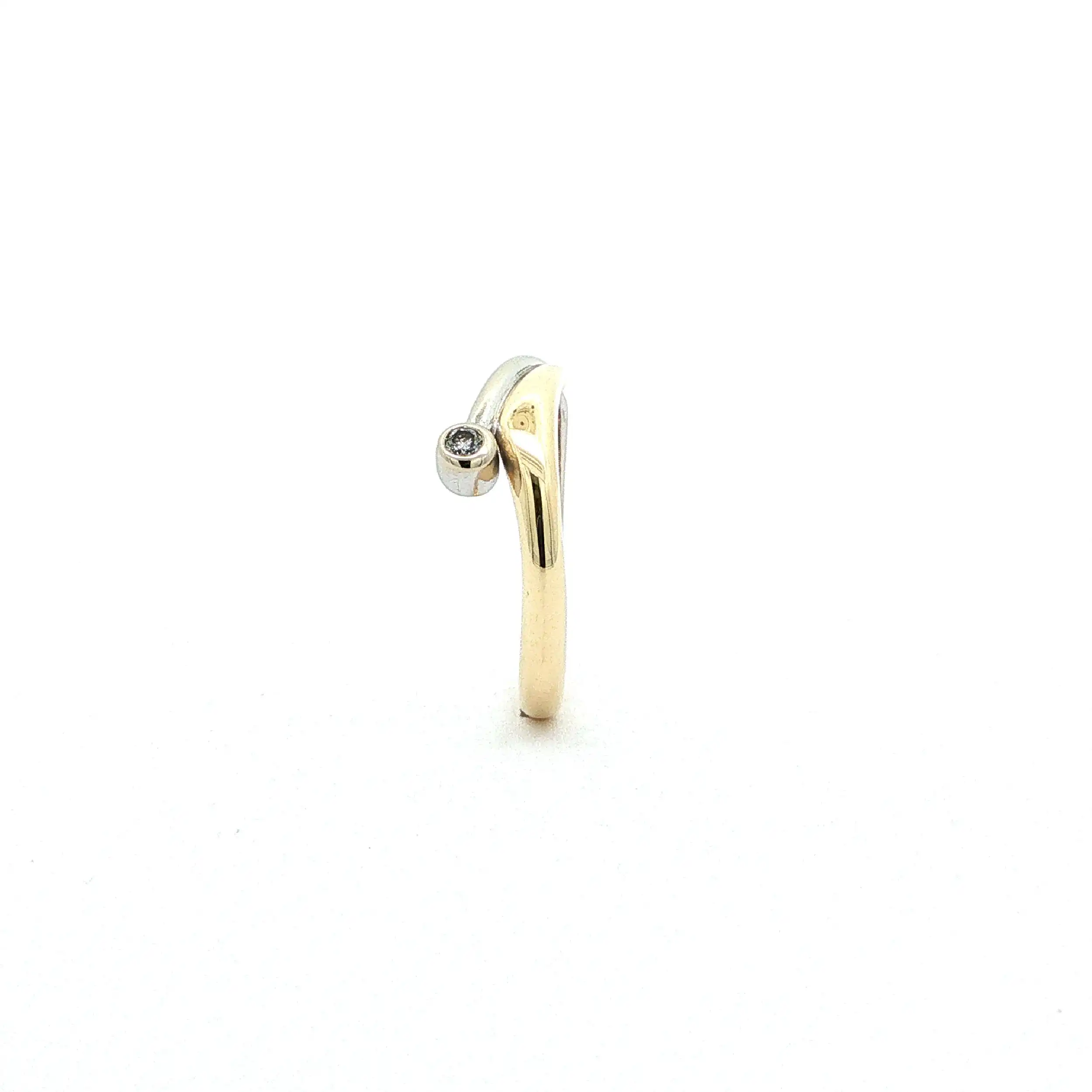 Ring "Quinn" Bicolor mit Brillant, graviert mit 0,04ct. Ring "Quinn" Bicolor mit Brillant, graviert mit 0,04ct.