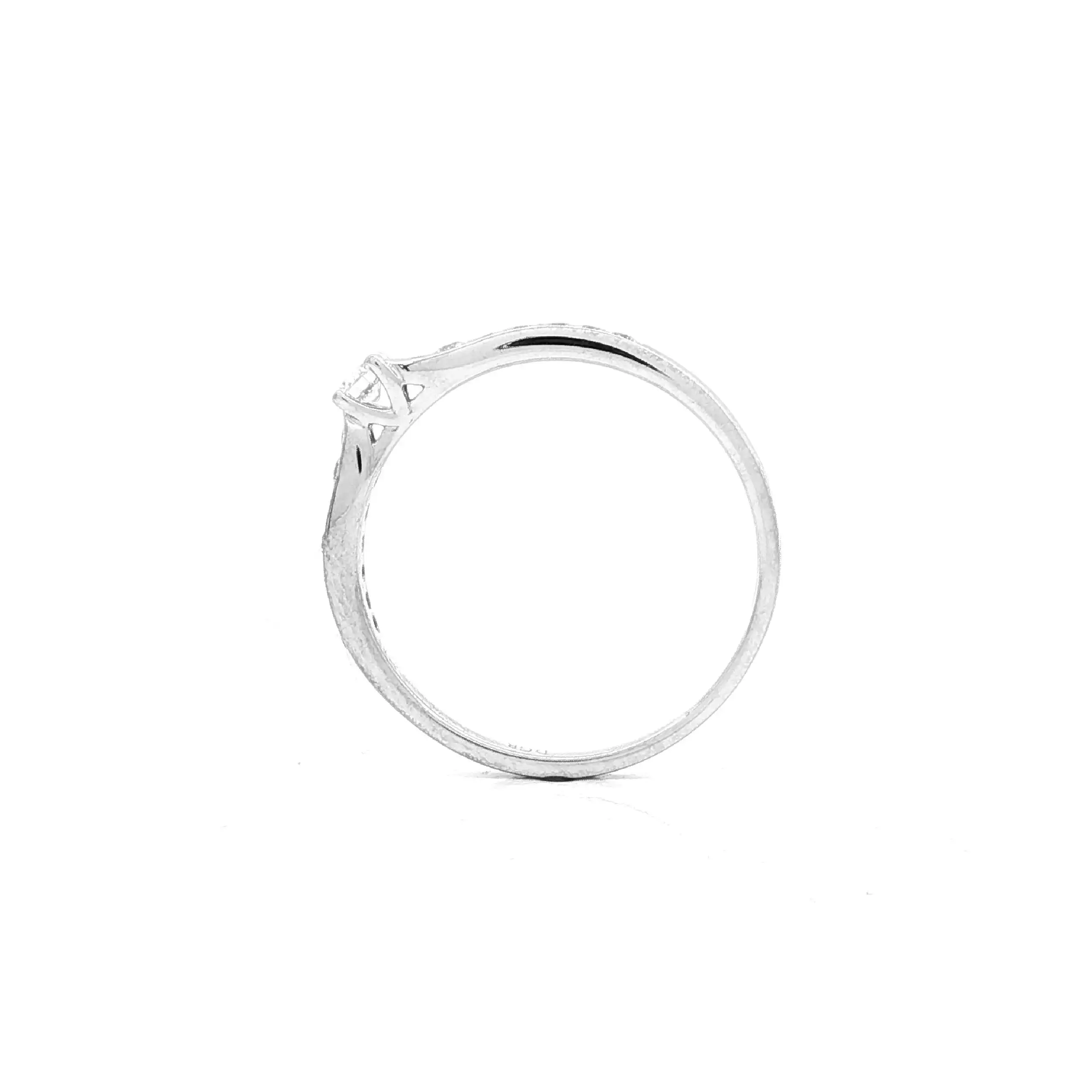 Ring Weißgold mit Brillanten Ring Weißgold mit Brillanten