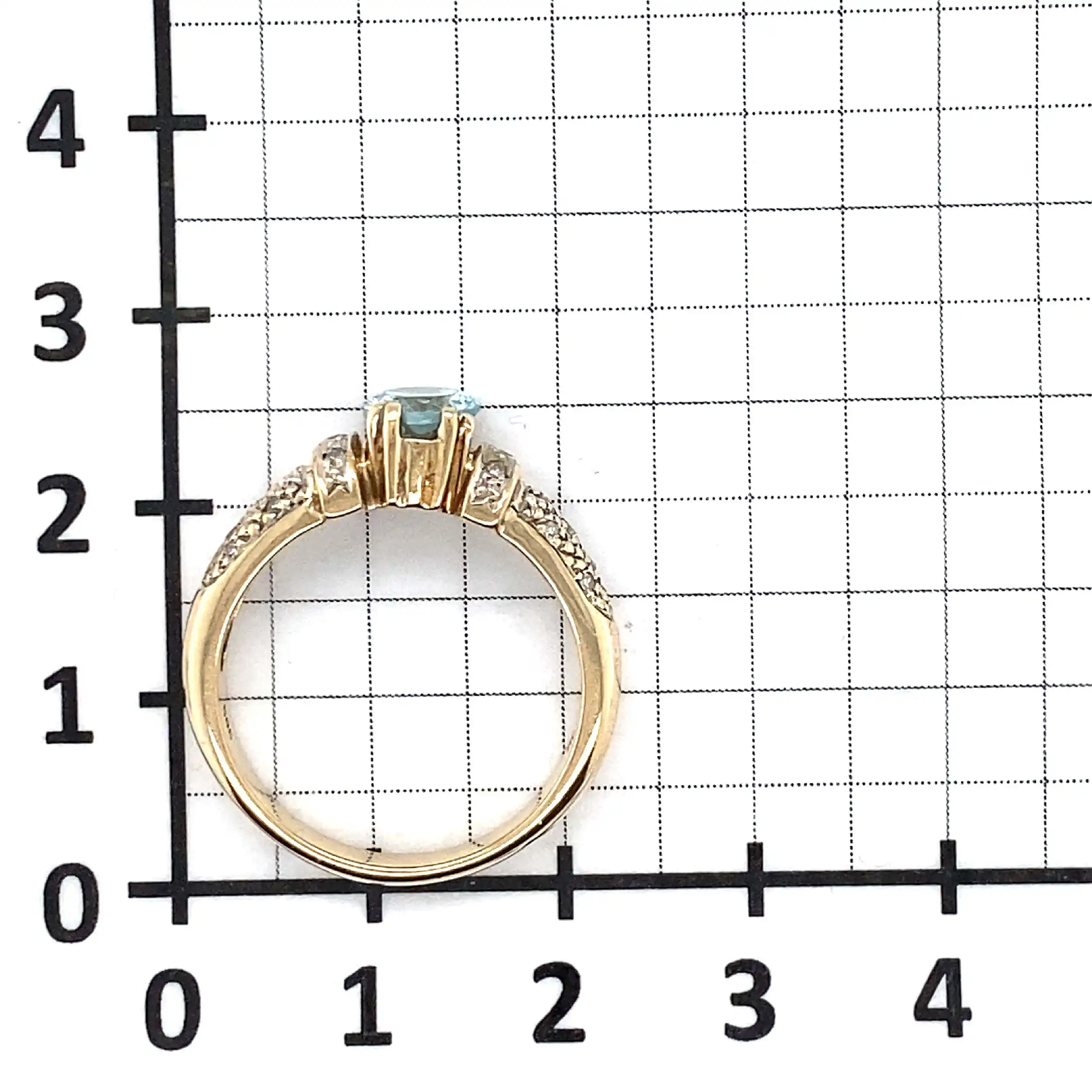 Ring Gelbgold mit blauem Farbstein und Diamanten Ring Gelbgold mit blauem Farbstein und Diamanten