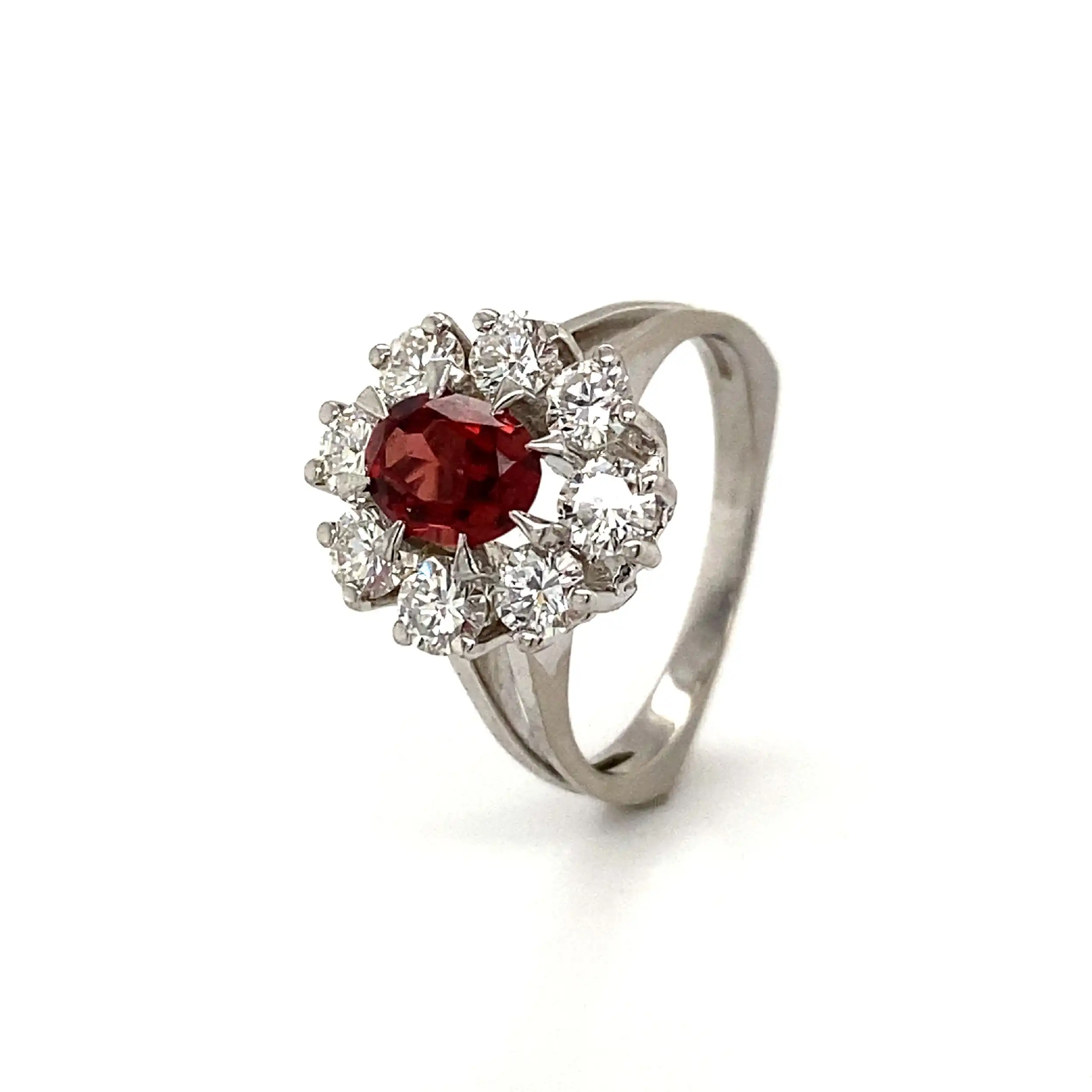 Ring Weißgold mit Rhodolith und Brillanten Ring Weißgold mit Rhodolith und Brillanten