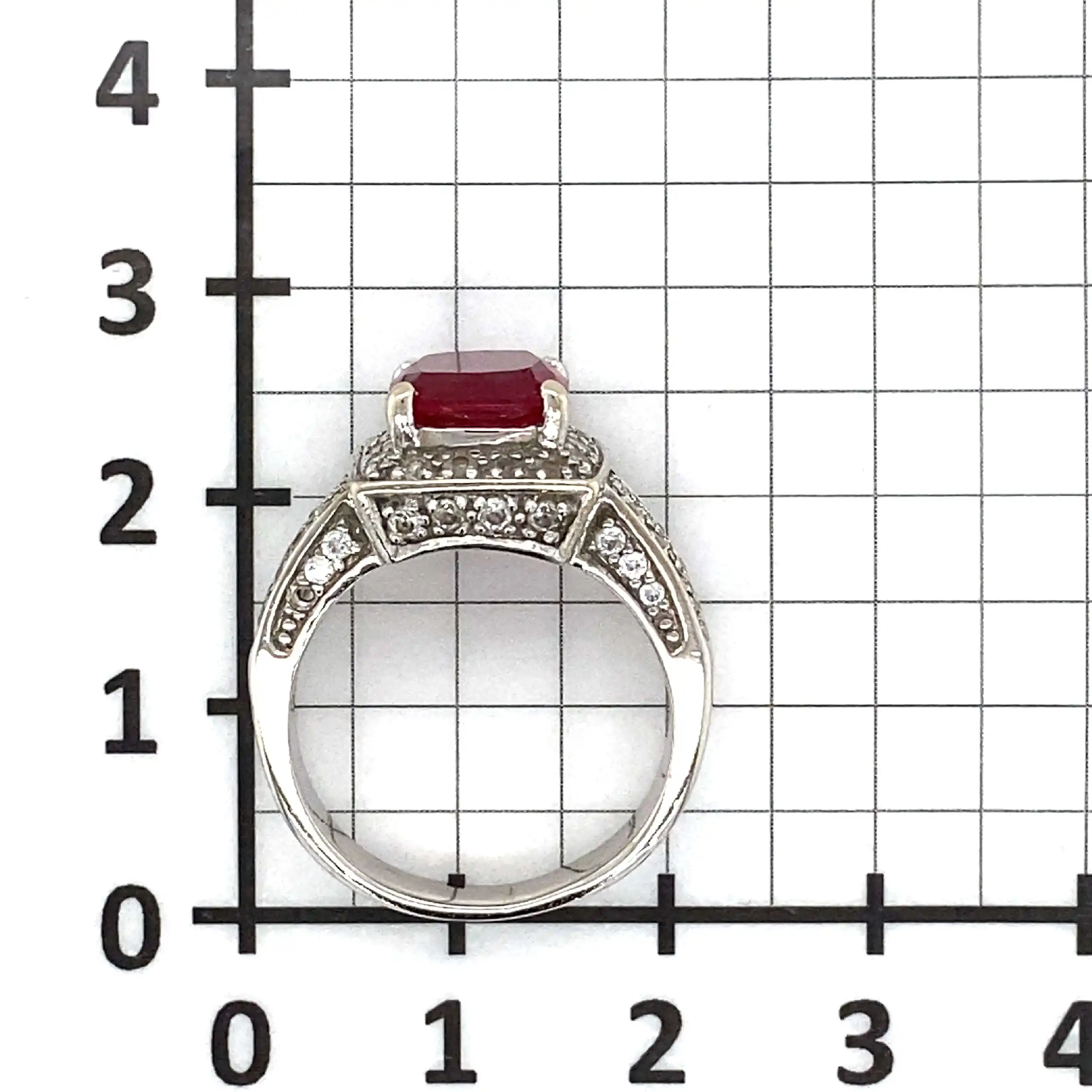 Ring Weißgold mit rotem Farbstein und Zirkonia Ring Weißgold mit rotem Farbstein und Zirkonia