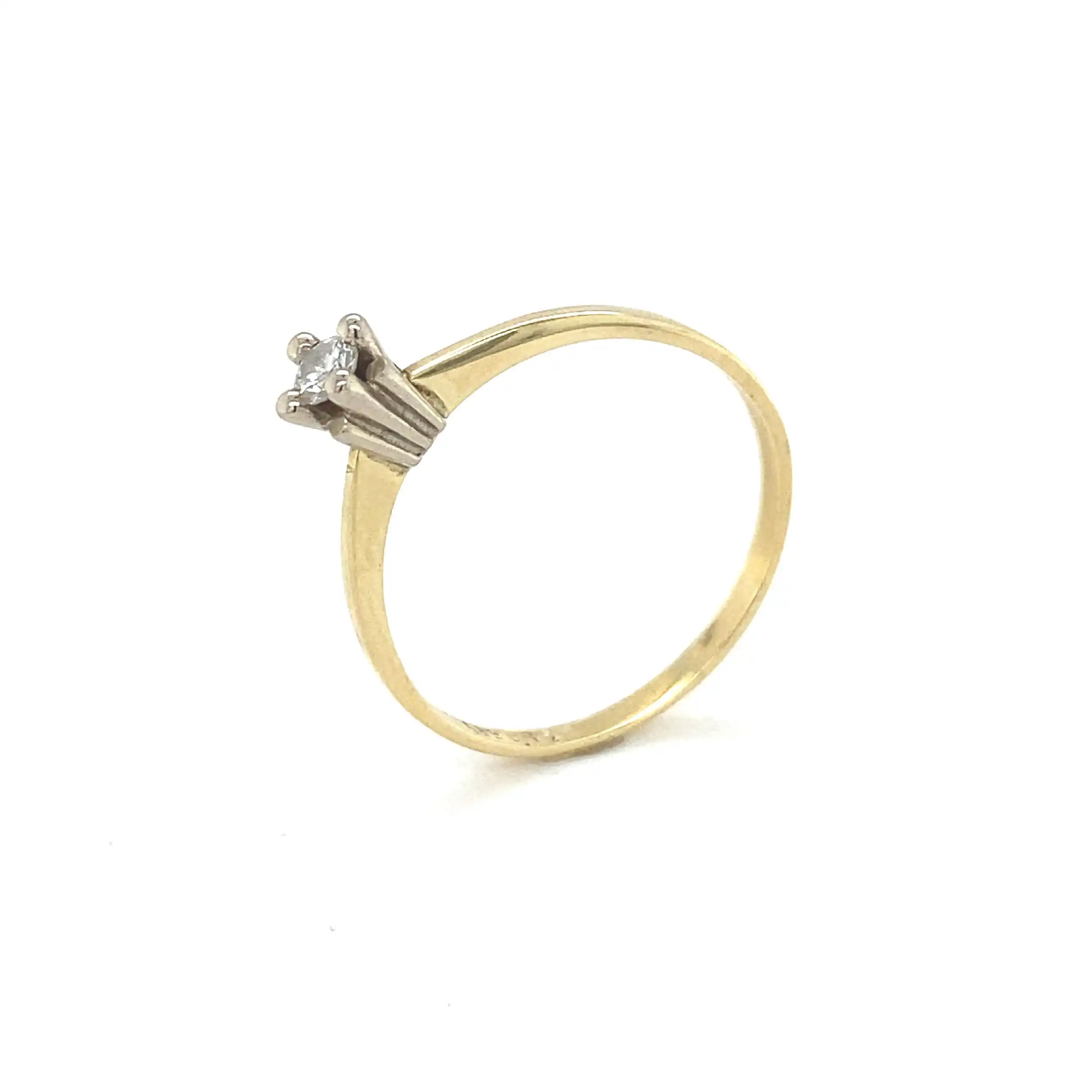 Ring Gelbgold mit Brillant, graviert mit 0,12ct Ring Gelbgold mit Brillant, graviert mit 0,12ct