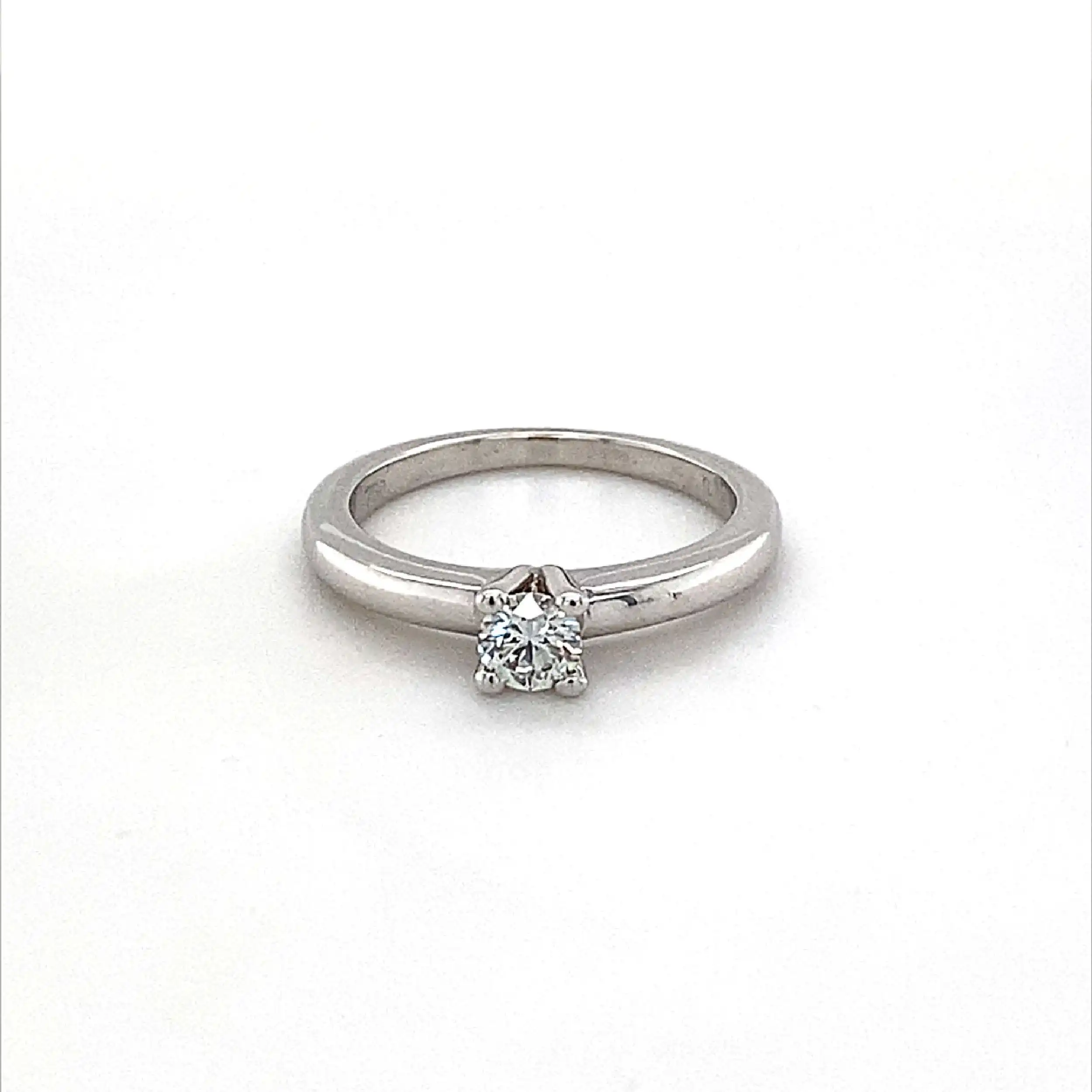 Ring Weißgold mit Brillant Ring Weißgold mit Brillant