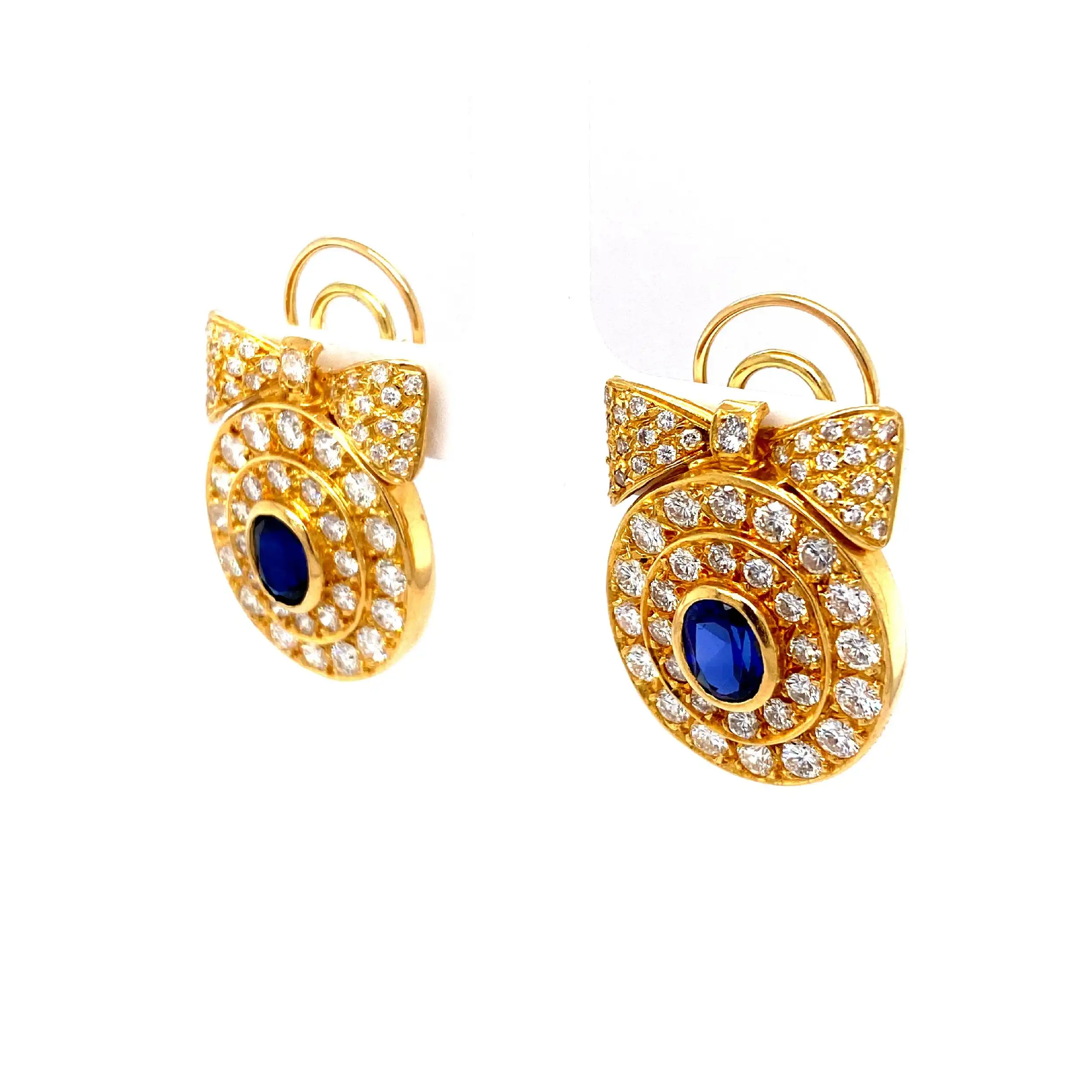 Ohrclips Gelbgold mit Saphir und Brillanten Ohrclips Gelbgold mit Saphir und Brillanten