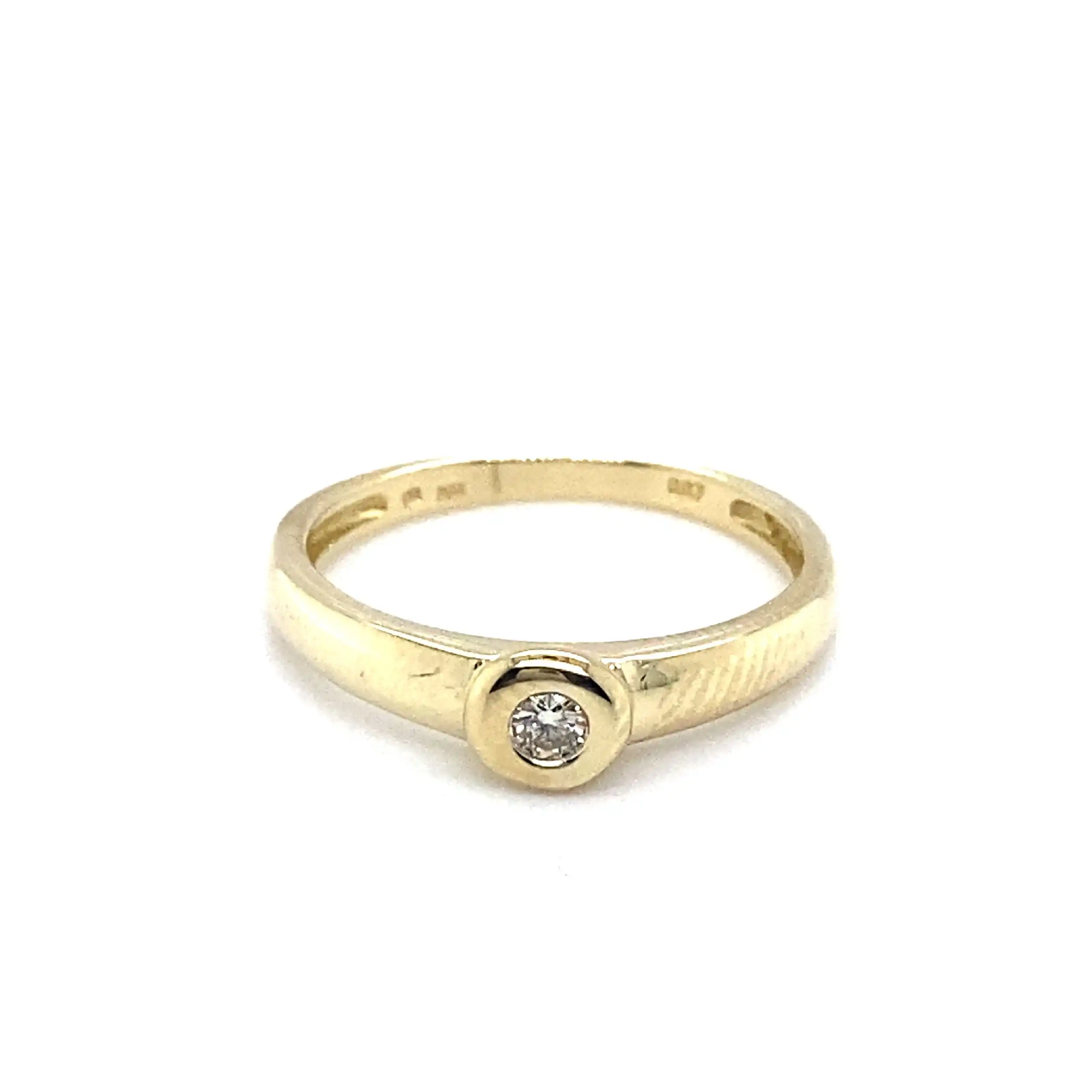 Ring Gelbgold mit Brillant, graviert mit 0,07ct Ring Gelbgold mit Brillant, graviert mit 0,07ct