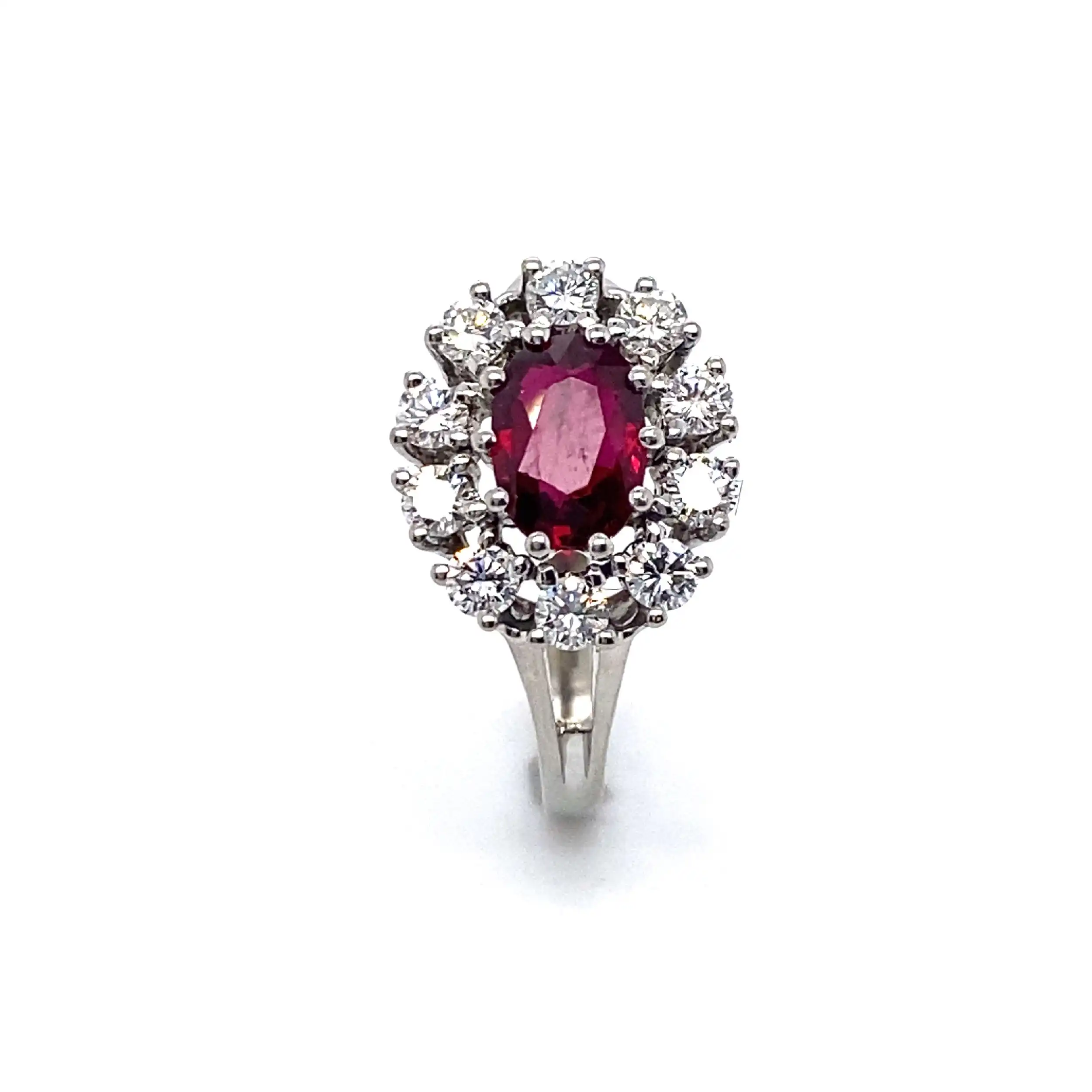 Ring Weißgold mit Rubin, graviert mit 1.18ct und 10 Brillanten, graviert mit 0,57ct, mit Befundbericht von EPL Ring Weißgold mit Rubin, graviert mit 1.18ct und 10 Brillanten, graviert mit 0,57ct, mit Befundbericht von EPL