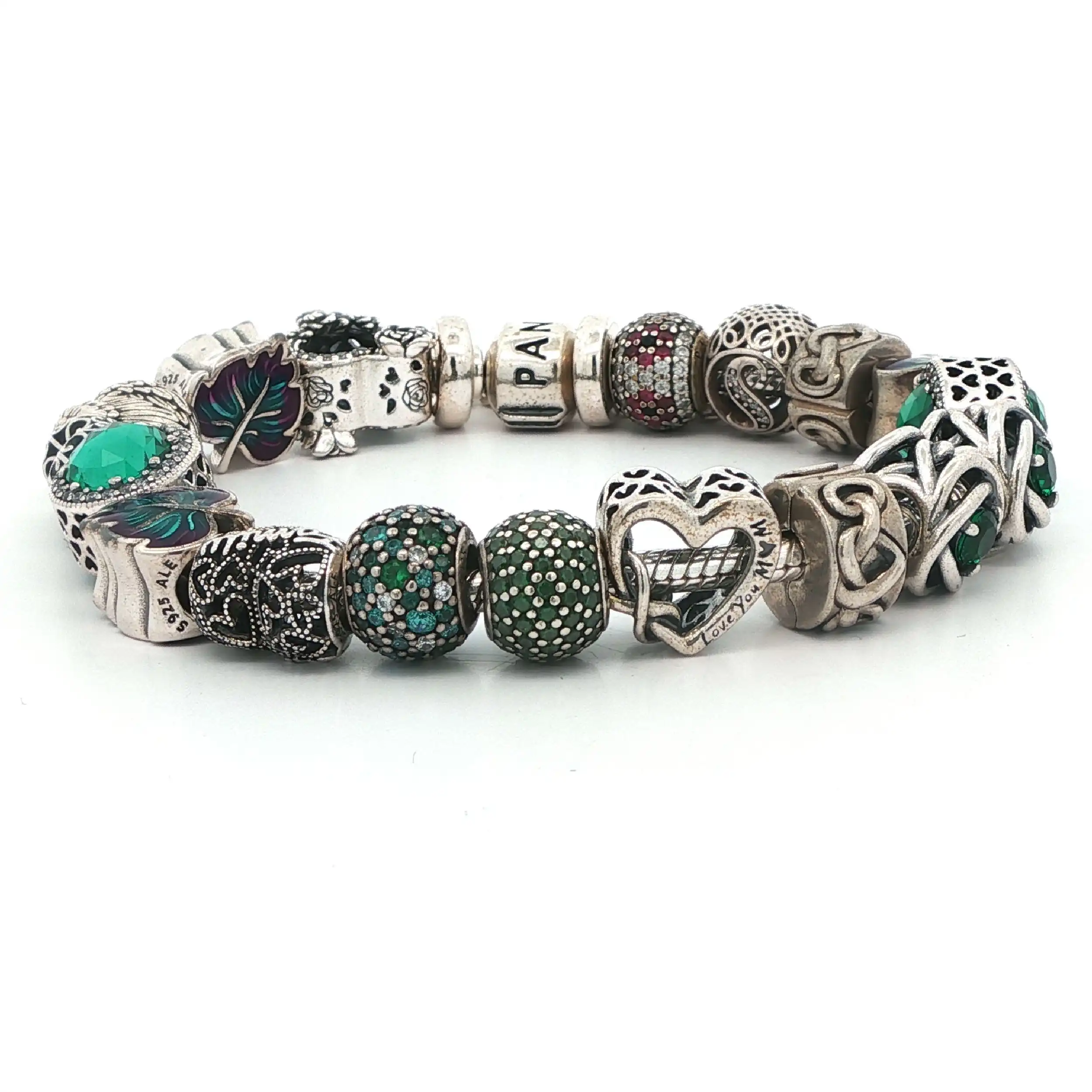 Pandora Armband mit 18 Charms Pandora Armband mit 18 Charms
