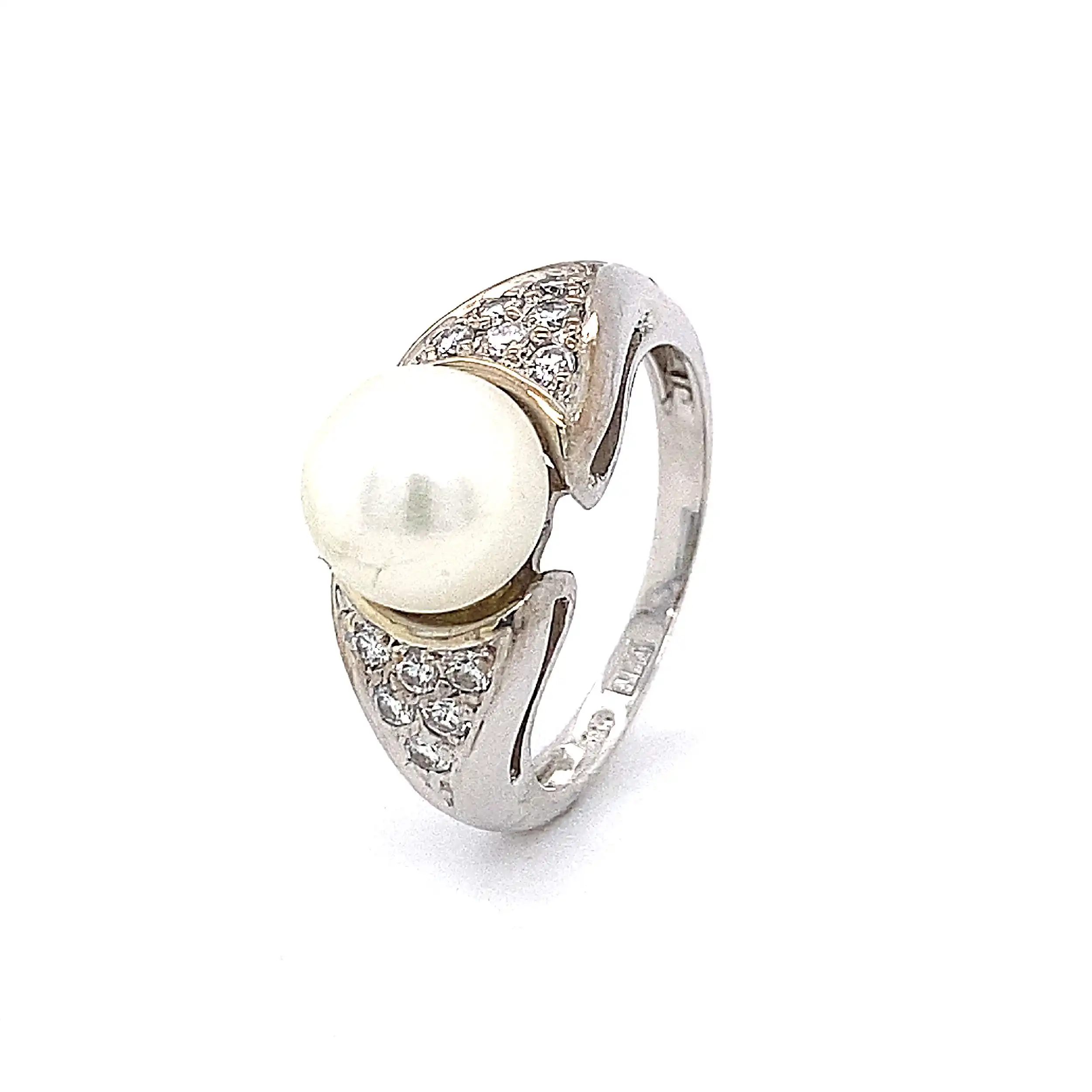 Ring Weißgold mit Perle und Brillanten Ring Weißgold mit Perle und Brillanten