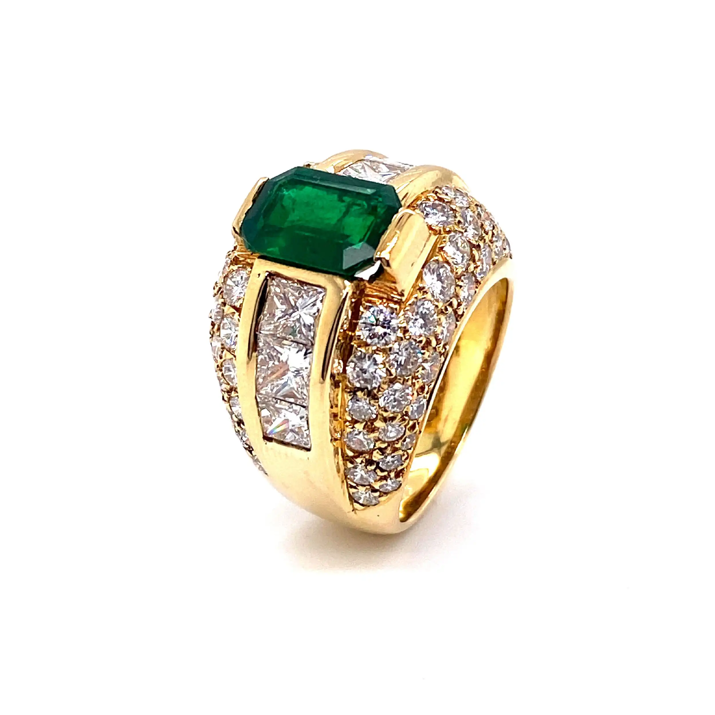 Ring mit kolumbianischem-Smaragd ca. 1,9 ct Brillanten Melee 3,82ct, mit Expertise von EPL Ring mit kolumbianischem-Smaragd ca. 1,9 ct Brillanten Melee 3,82ct, mit Expertise von EPL