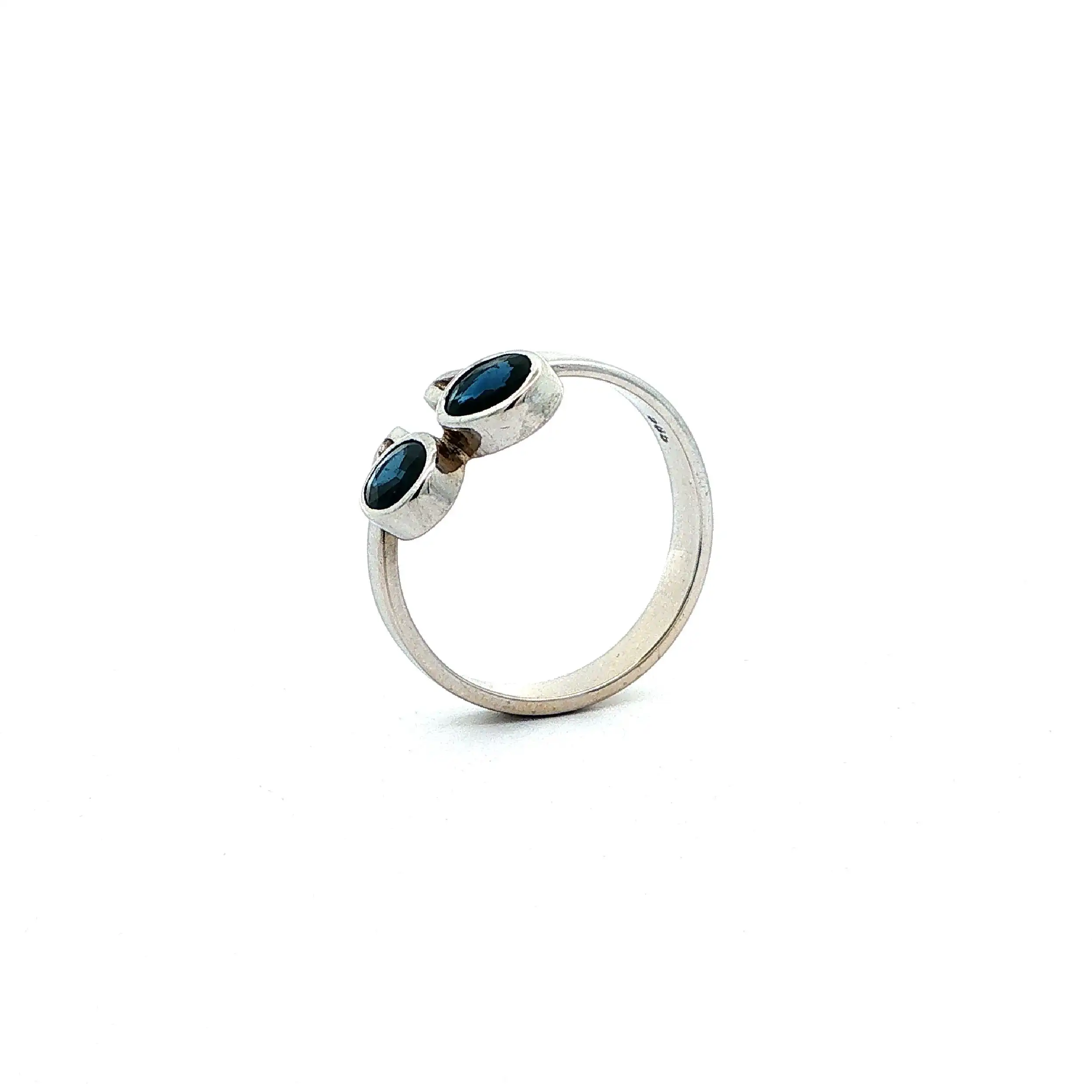 Ring Weißgold mit Saphiren Ring Weißgold mit Saphiren