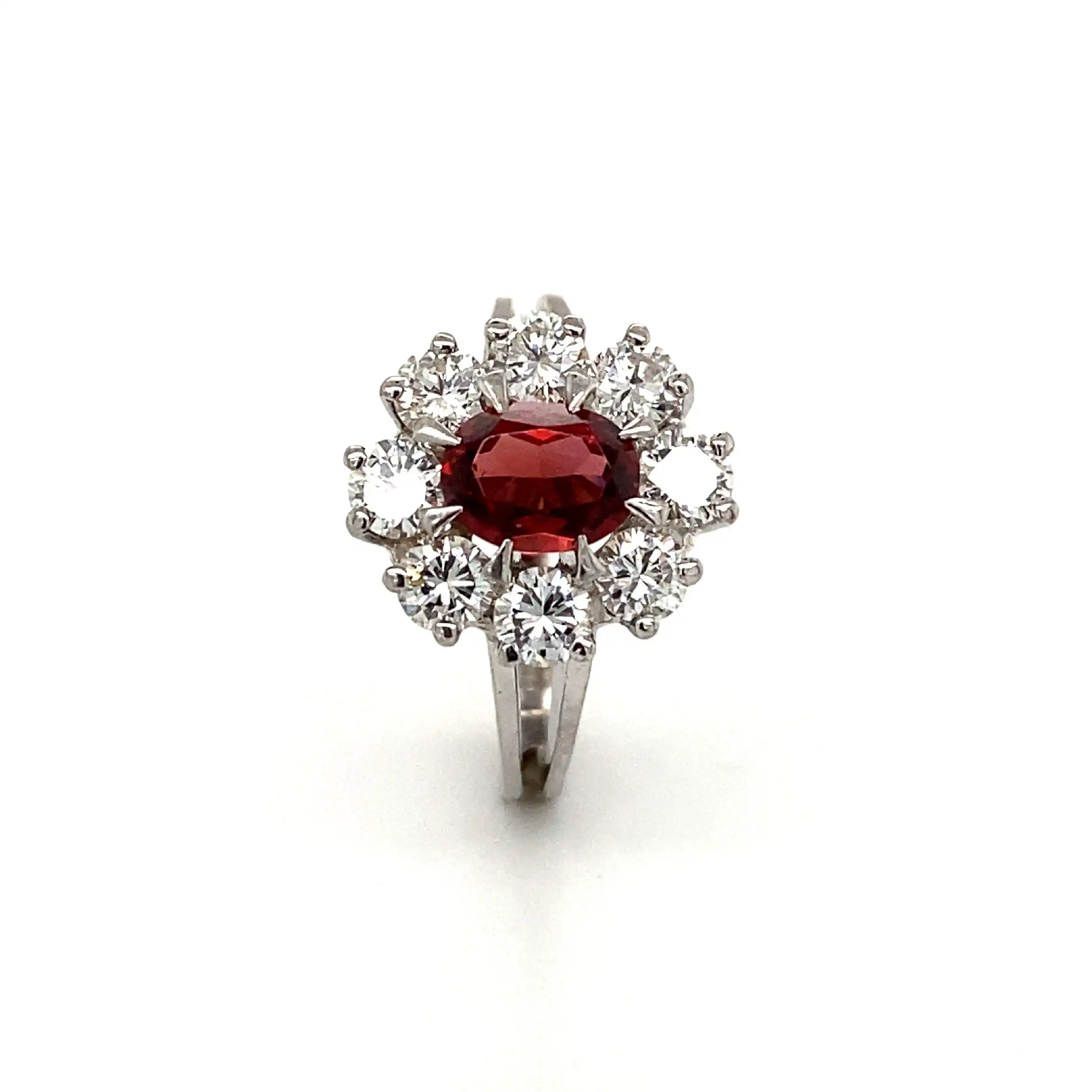 Ring Weißgold mit Rhodolith und Brillanten Ring Weißgold mit Rhodolith und Brillanten