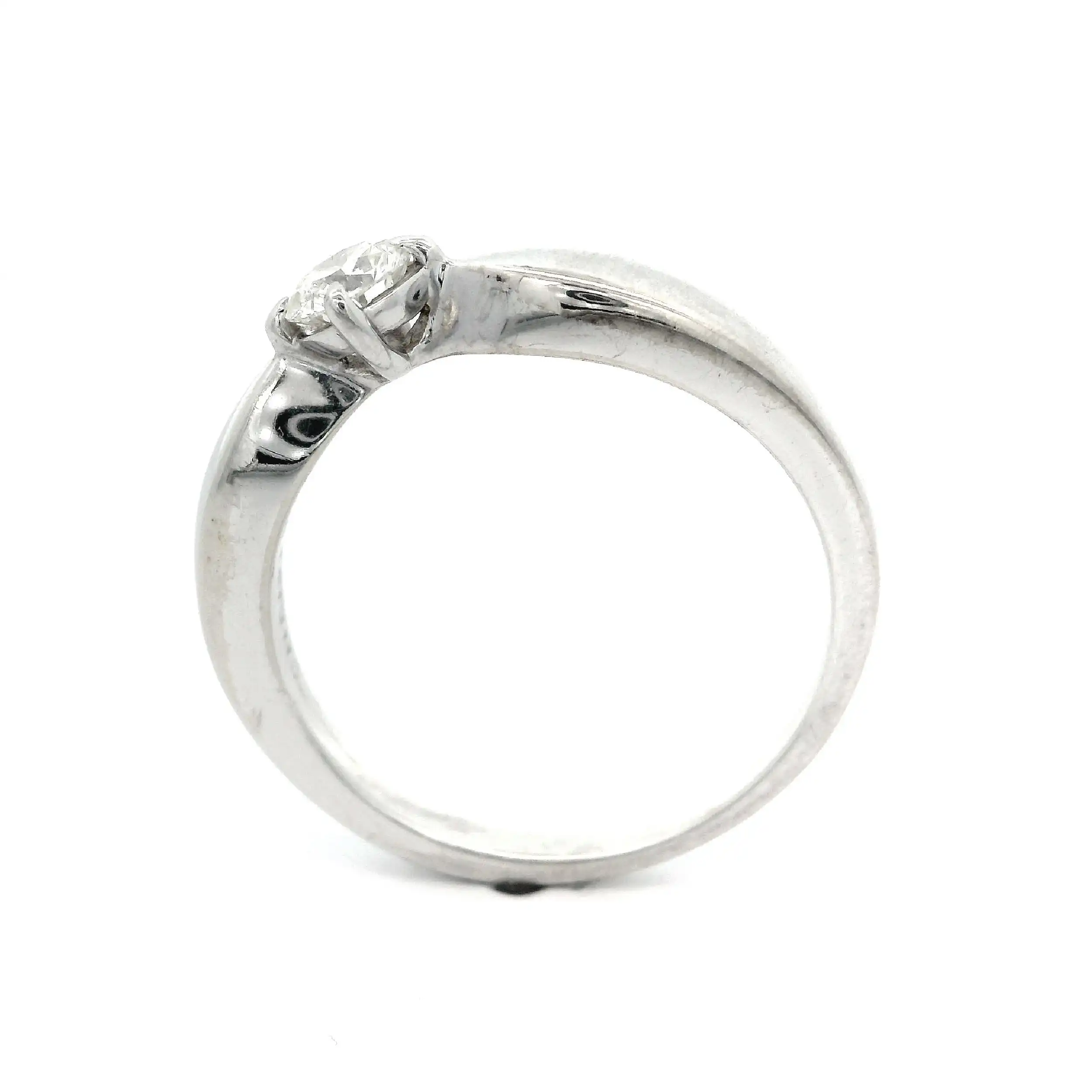 Ring Weißgold Christ, graviert mit 0,25 W-SI Ring Weißgold Christ, graviert mit 0,25 W-SI
