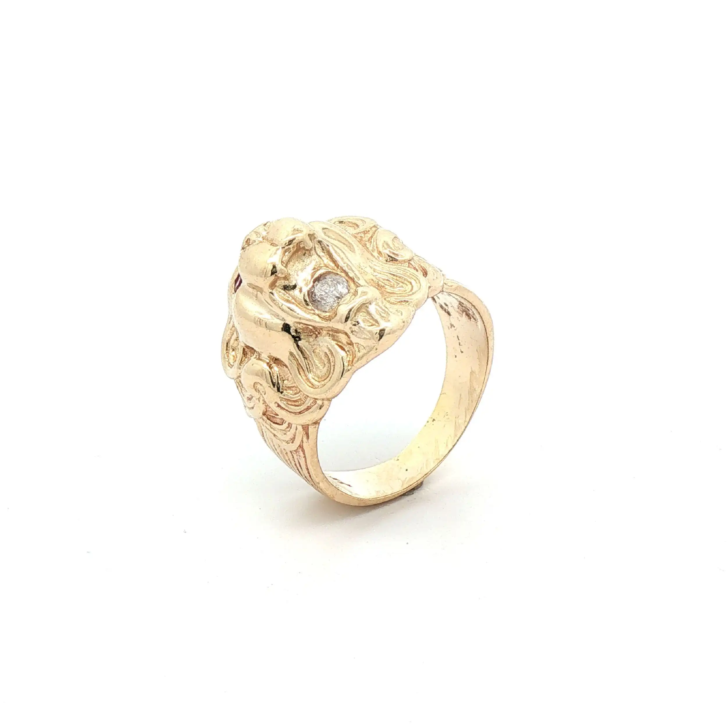 Herrenring Gelbgold Löwenkopf mit Rubinen und Zirkonia Herrenring Gelbgold Löwenkopf mit Rubinen und Zirkonia
