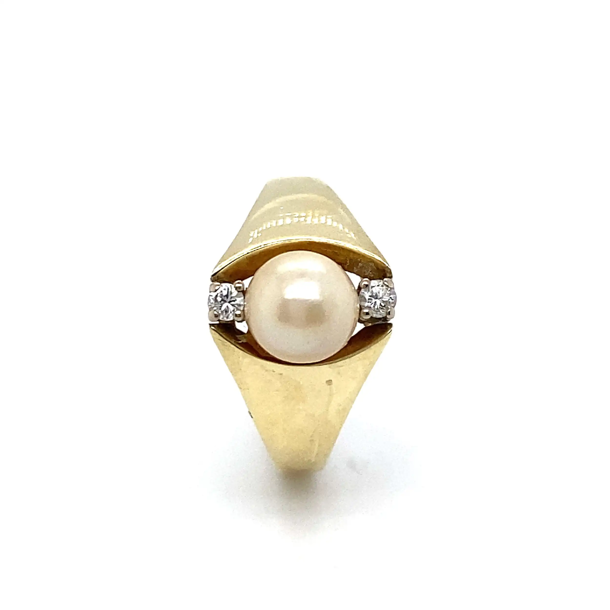 Ring Gelbgold mit Perle und Brillanten Ring Gelbgold mit Perle und Brillanten