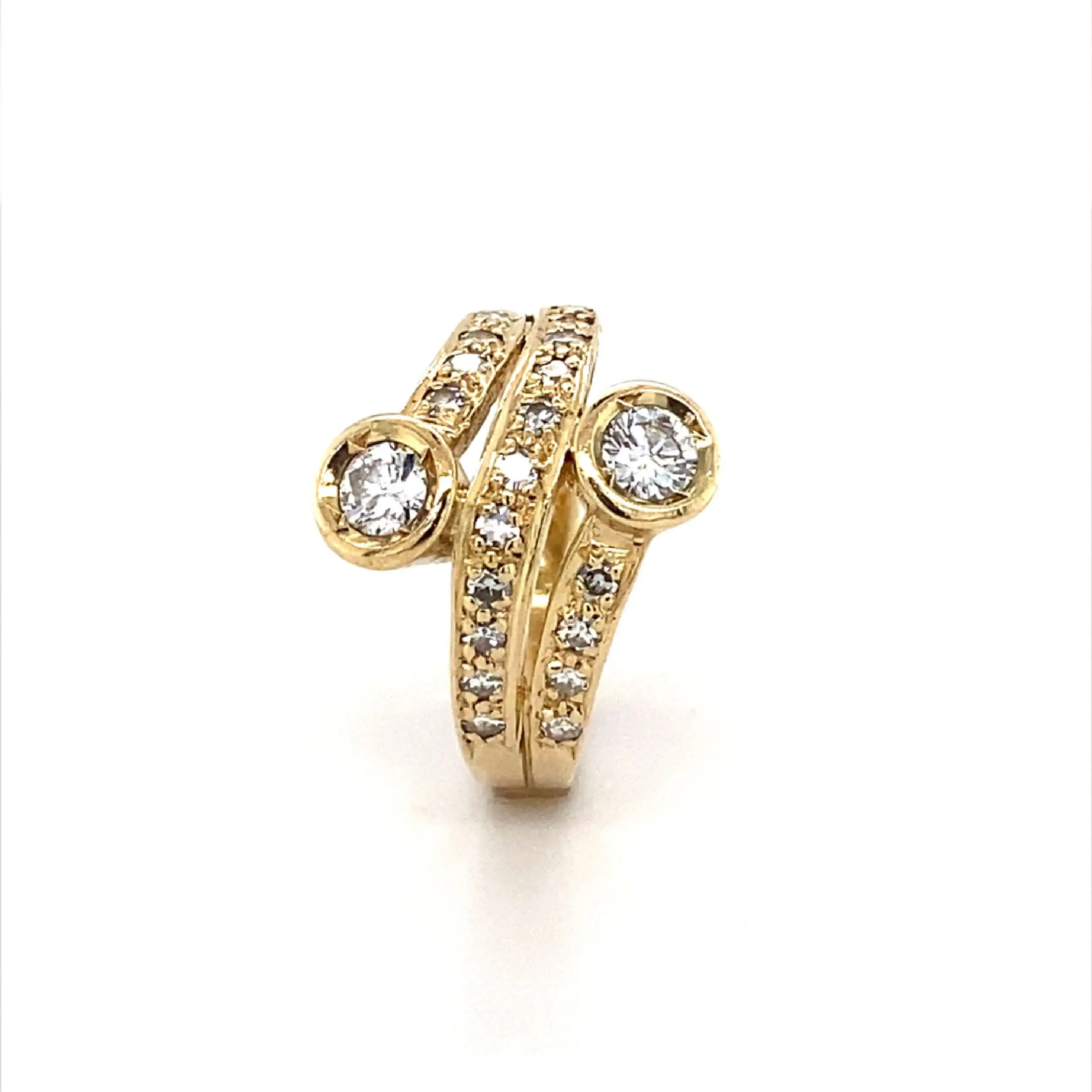 Ring Gelbgold mit Brillanten und Diamanten Ring Gelbgold mit Brillanten und Diamanten