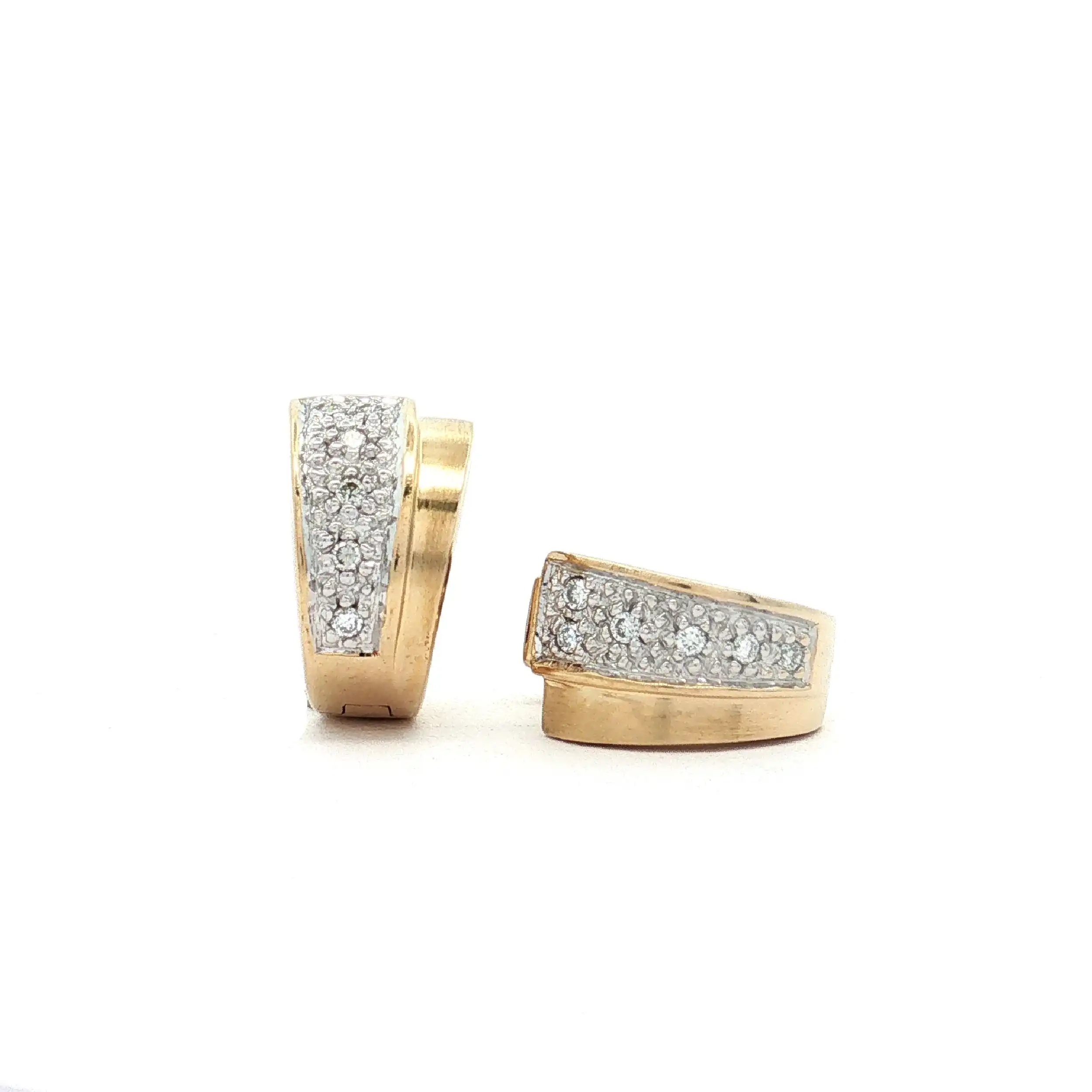 Creolen Bicolor mit Brillanten, graviert mit 0,12ct Creolen Bicolor mit Brillanten, graviert mit 0,12ct