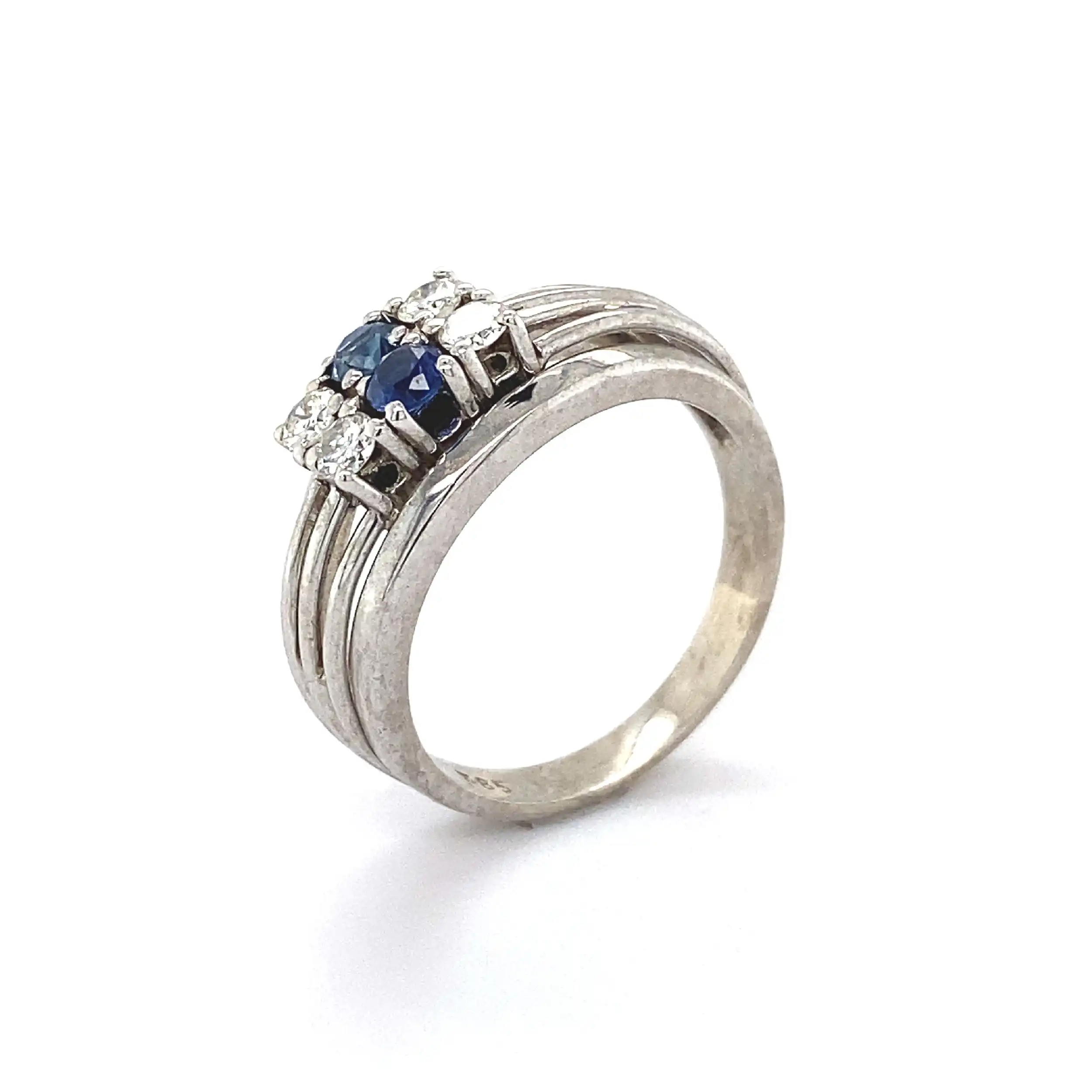 Ring Weißgold mit Brillanten und blauen Farbsteinen Ring Weißgold mit Brillanten und blauen Farbsteinen