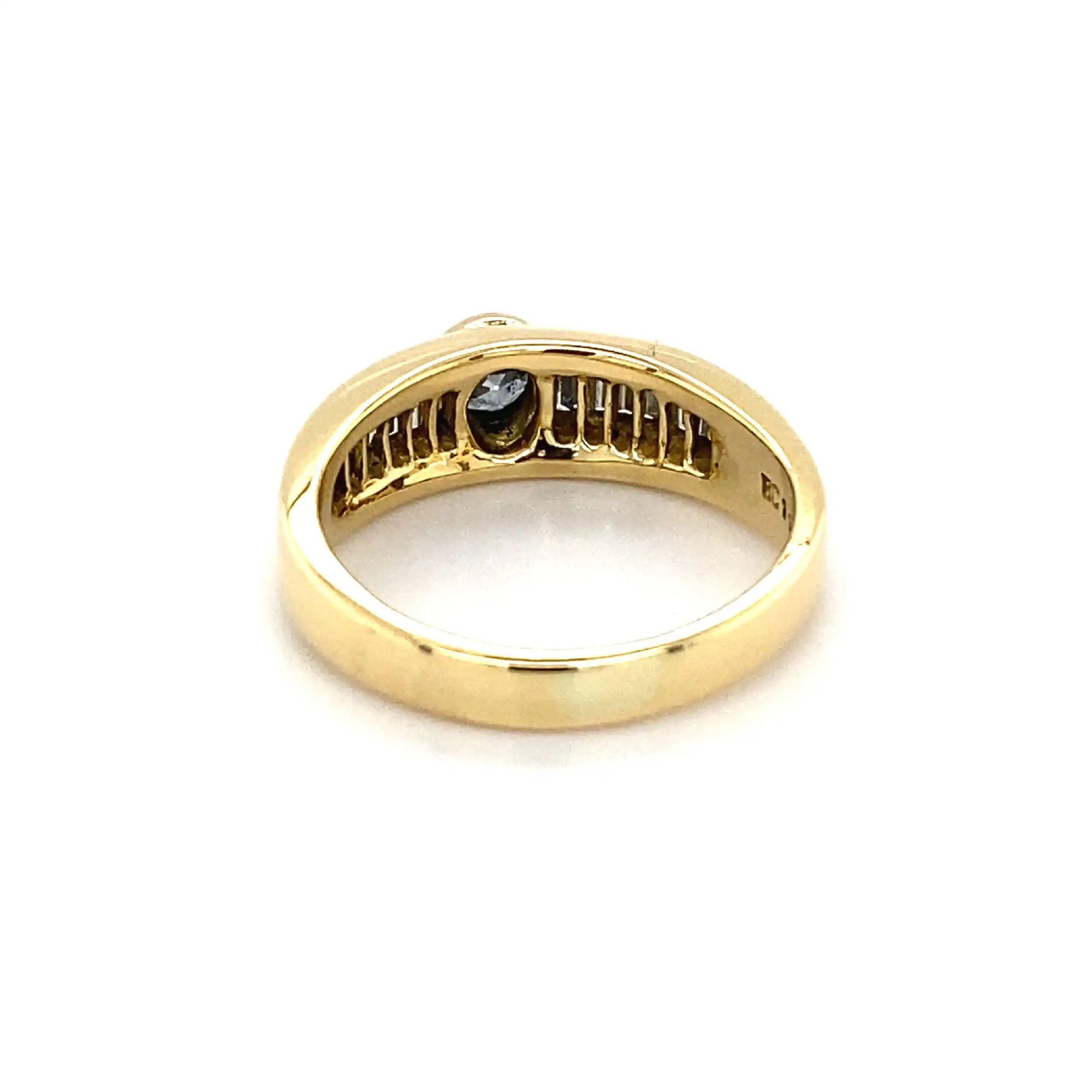 Ring Gelbgold mit Brillant und Diamanten Ring Gelbgold mit Brillant und Diamanten