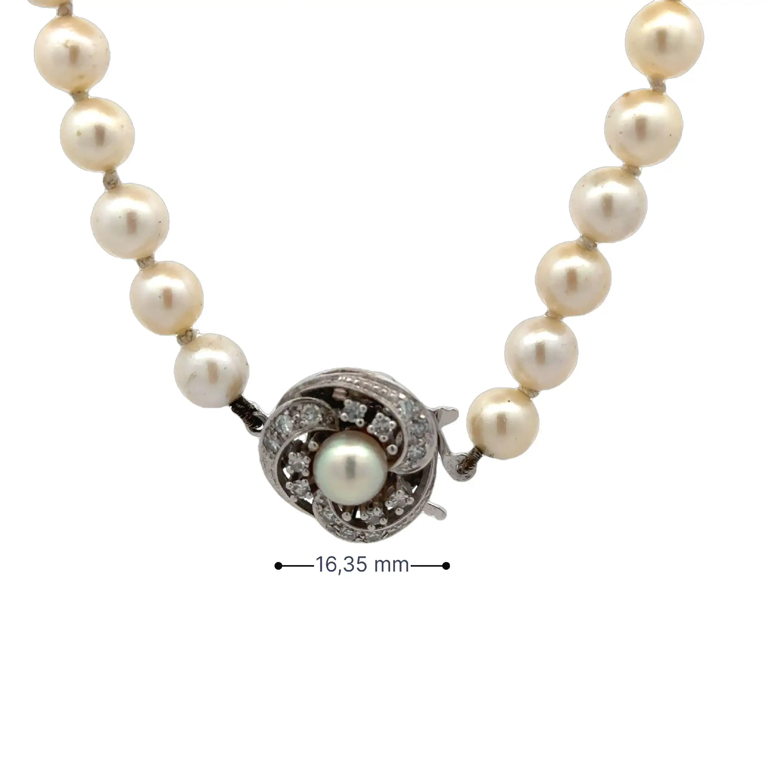 Perlenkette mit Weißgold Verschluß und Diamanten Perlenkette mit Weißgold Verschluß und Diamanten