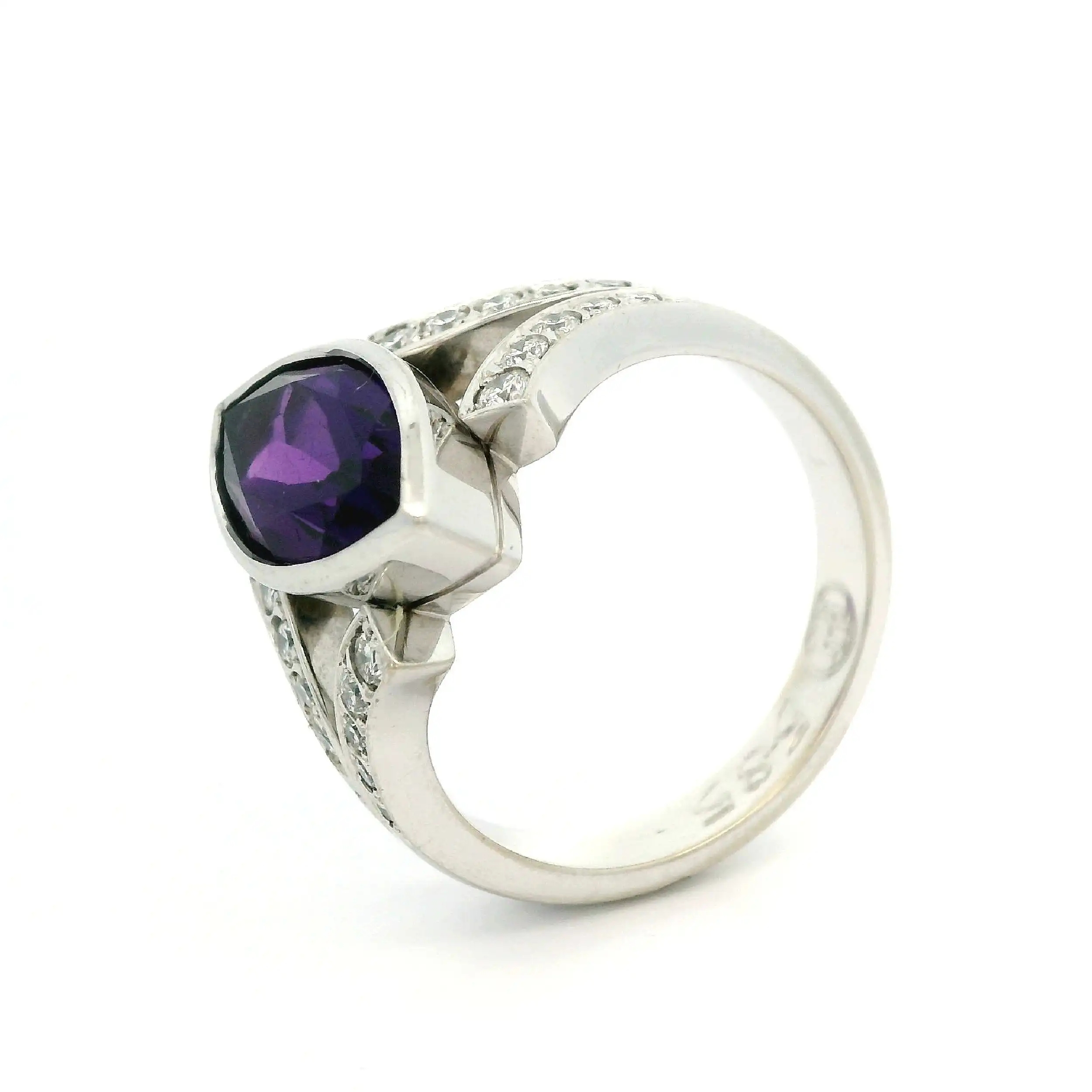 Ring Weißgold mit Brillanten und Amethyst