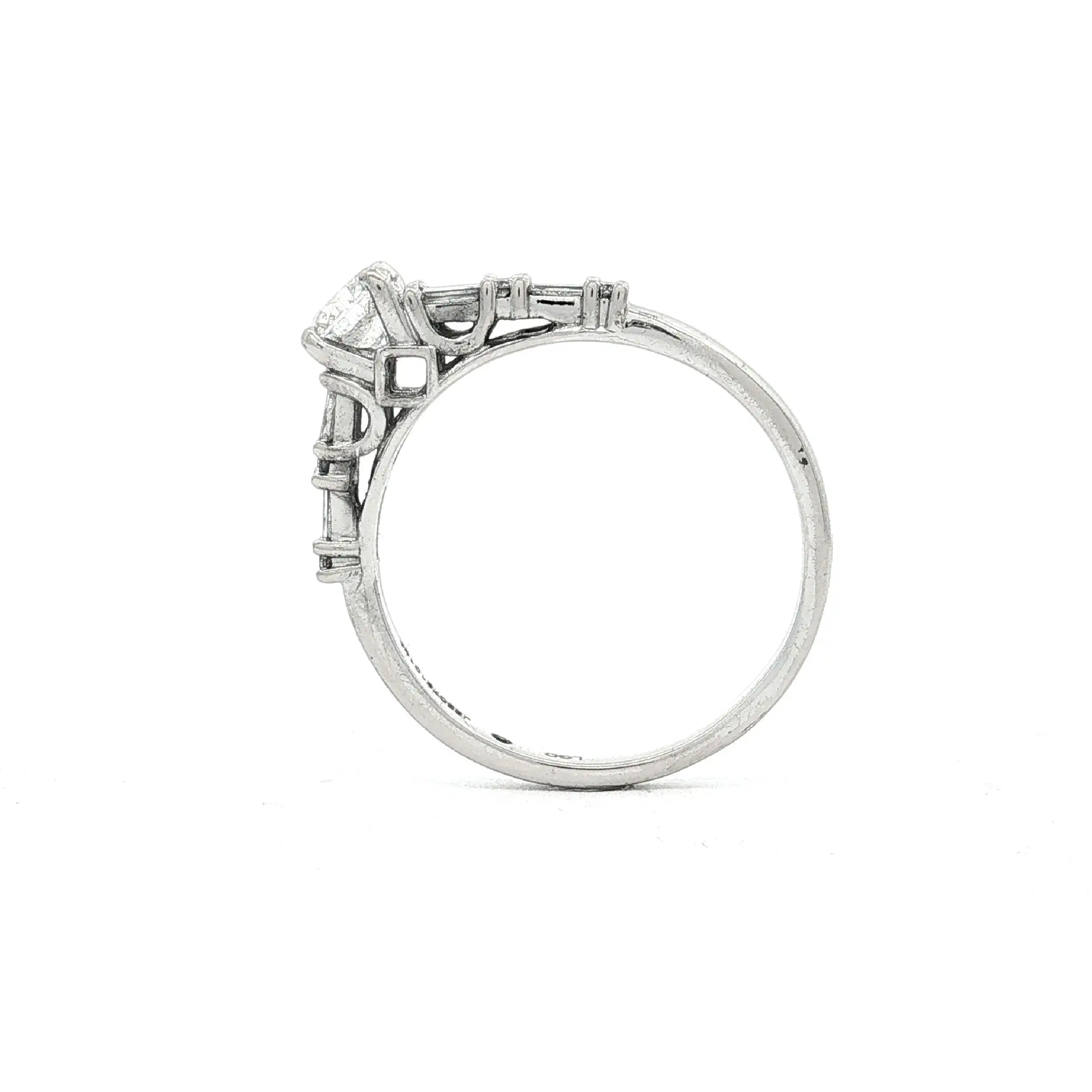 Ring Weißgold mit synthetischen Diamanten