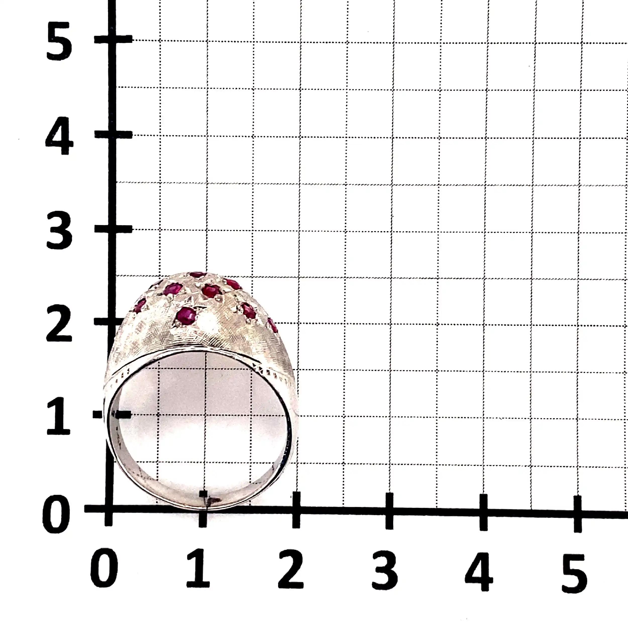 Ring Weißgold mit roten Steinen