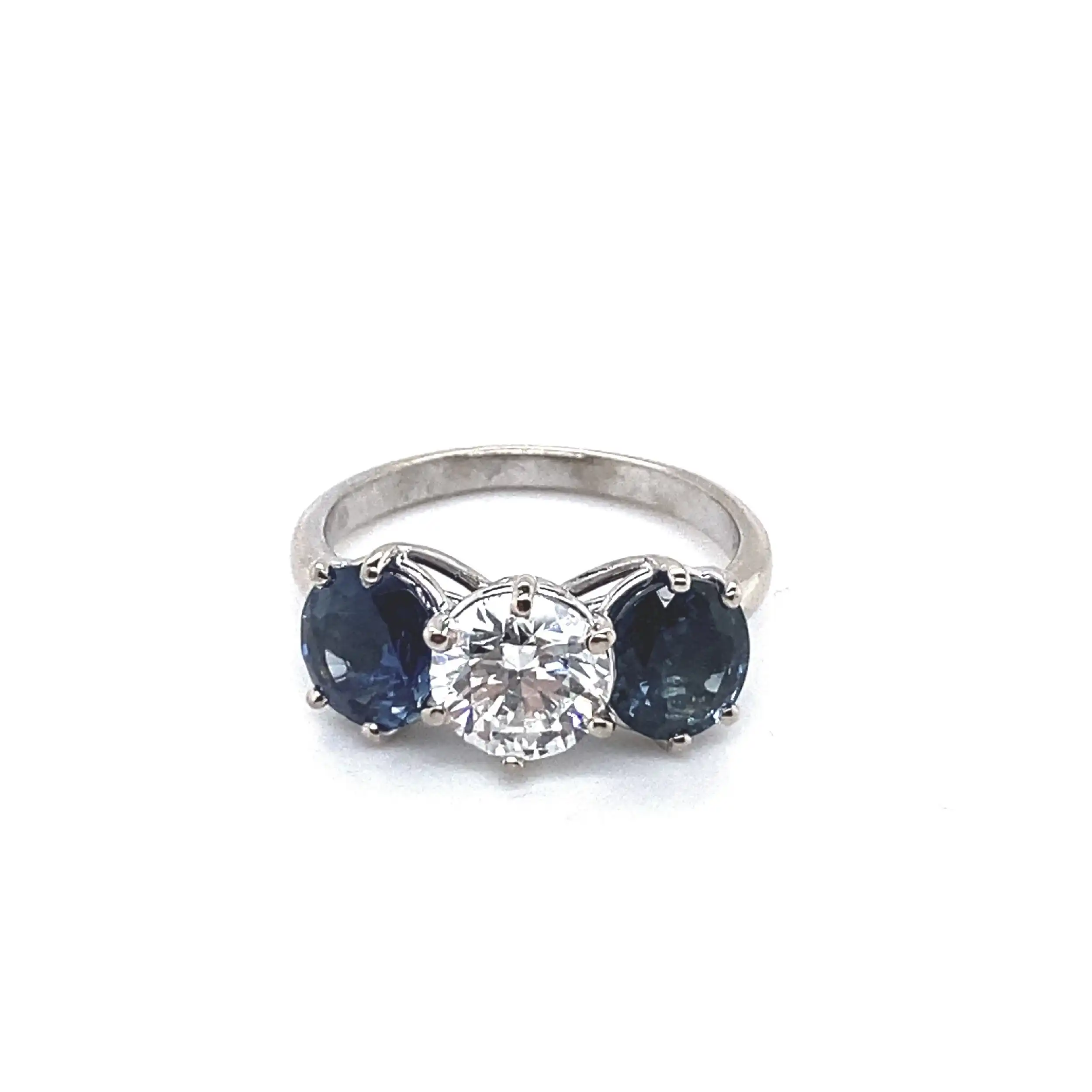 Ring Weißgold mit Brillant und Saphiren, mit Expertise von DPL