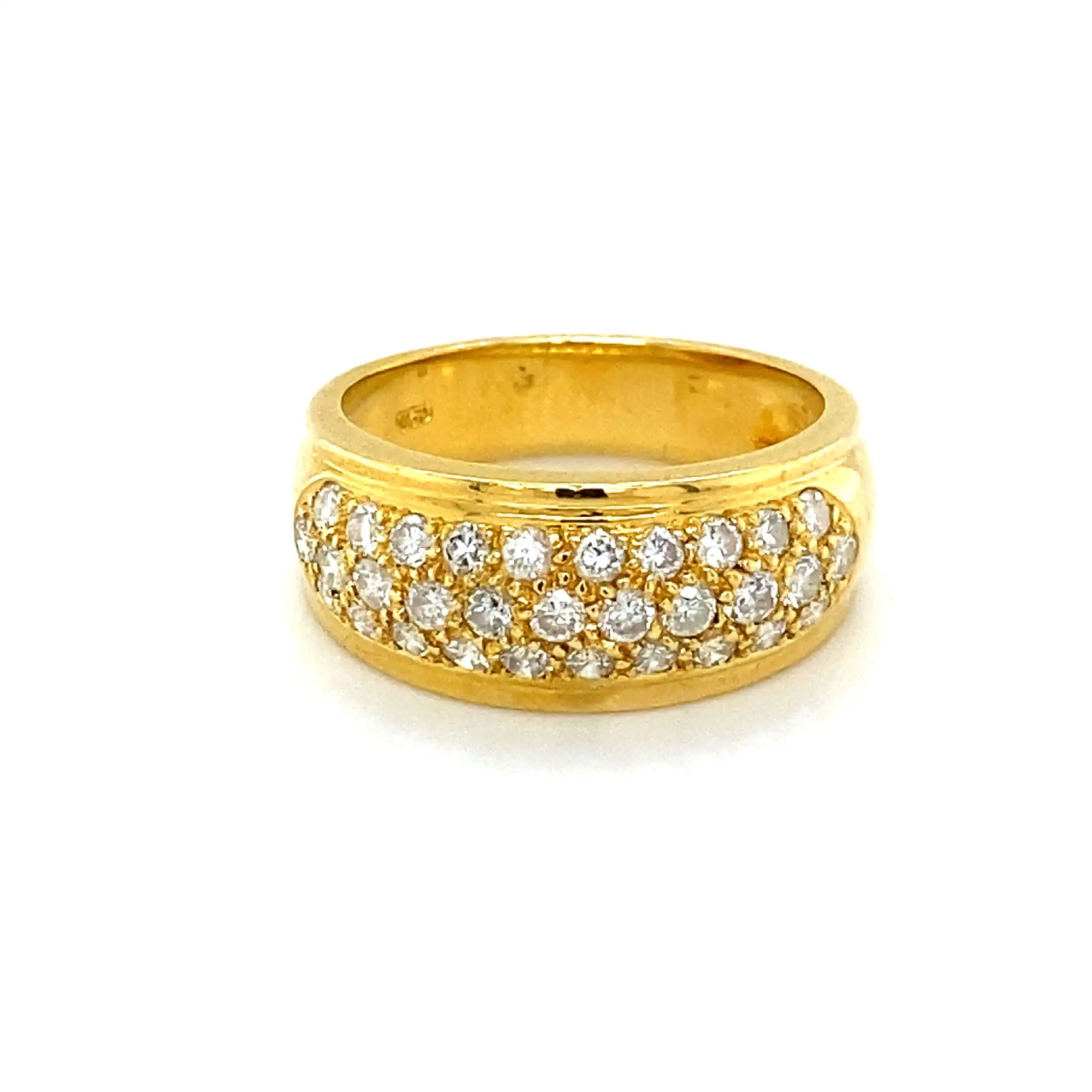 Ring Gelbgold mit Brillanten in Pavé-Fassung Ring Gelbgold mit Brillanten in Pavé-Fassung