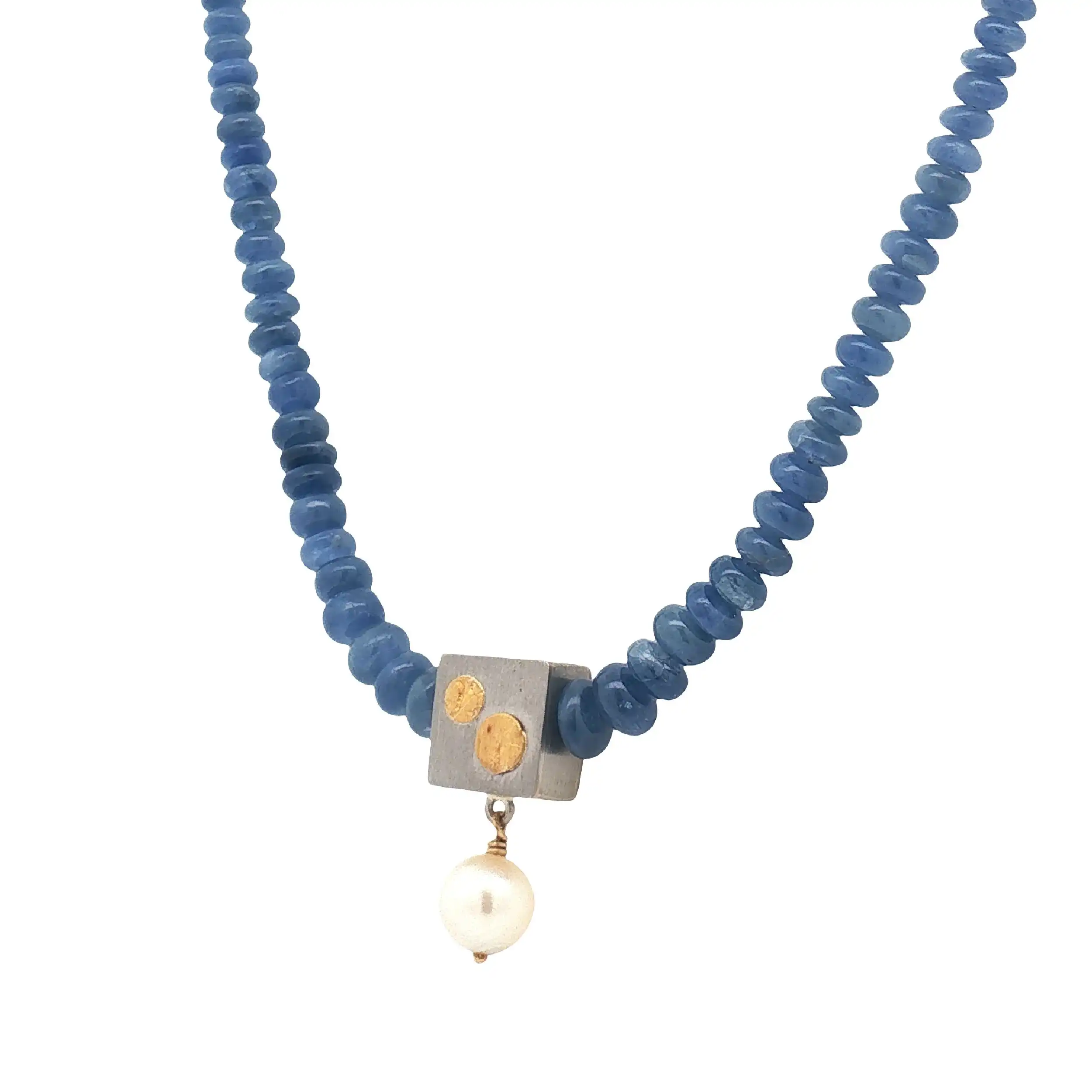 Kette mit Gold, blauen Saphiren und Perle Kette mit Gold, blauen Saphiren und Perle