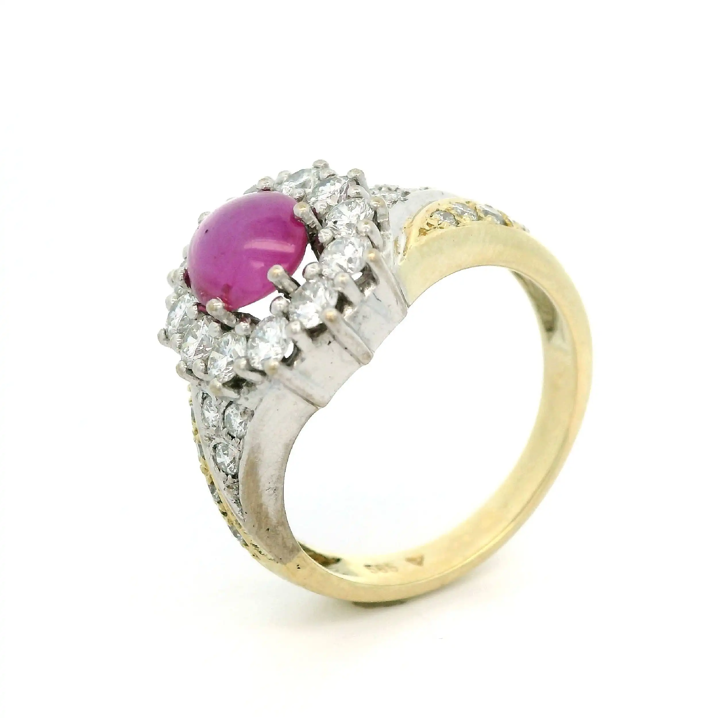 Ring Bicolor mit Brillanten und Cabochon Farbstein Ring Bicolor mit Brillanten und Cabochon Farbstein