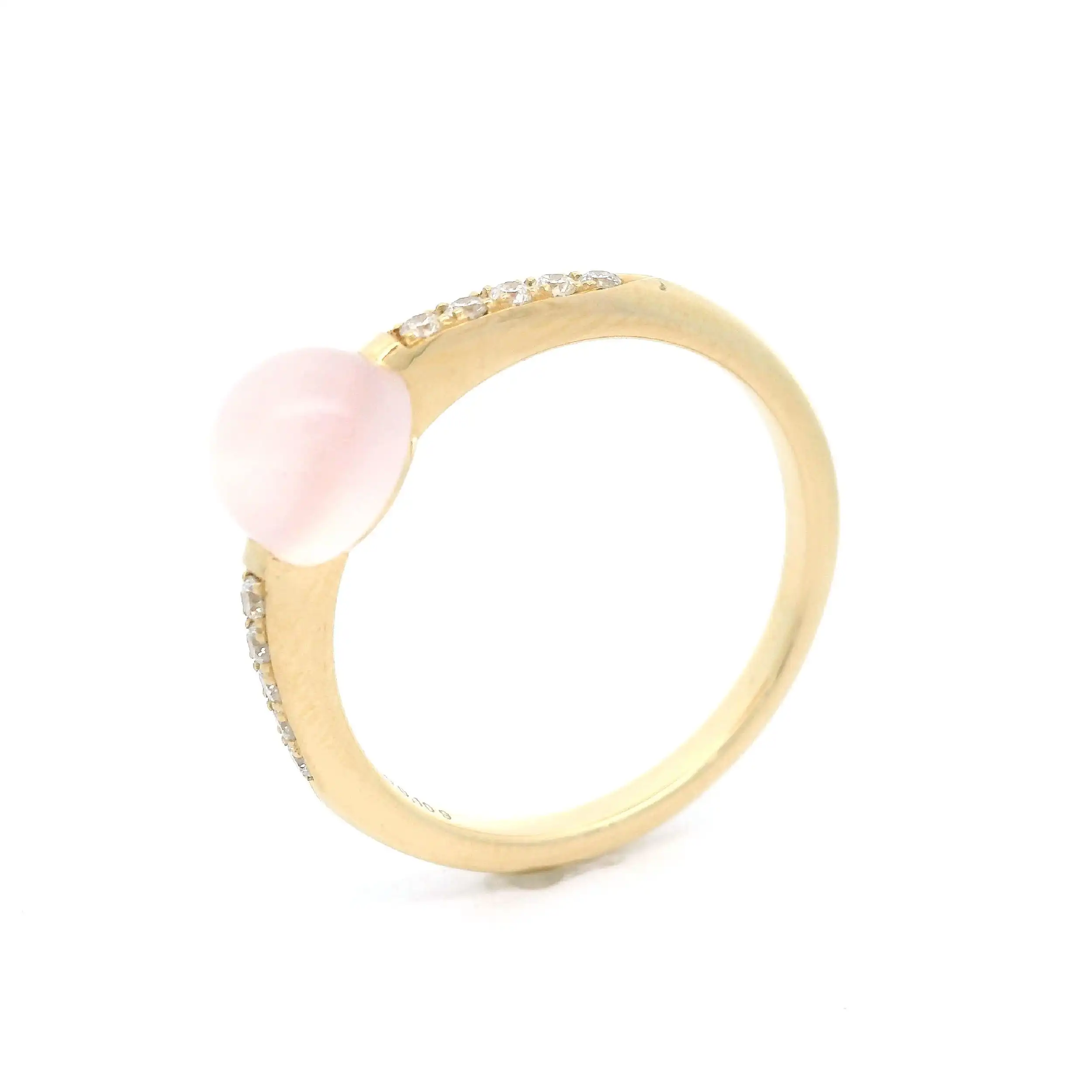 Ring Gelbgold mit Rosenquarz Cabochon und Brillanten