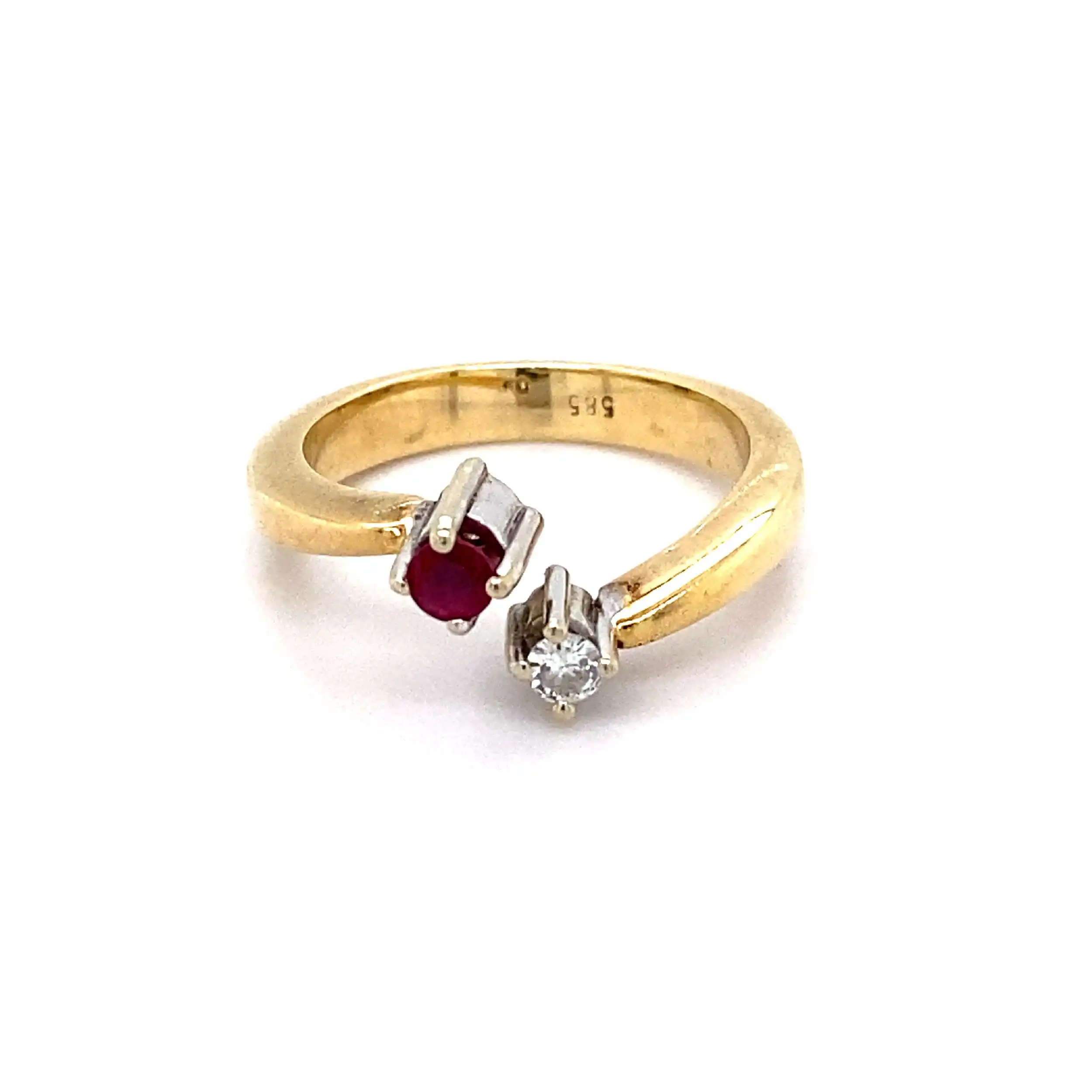 Ring Gelbgold mit rotem Farbstein und Brillant Ring Gelbgold mit rotem Farbstein und Brillant