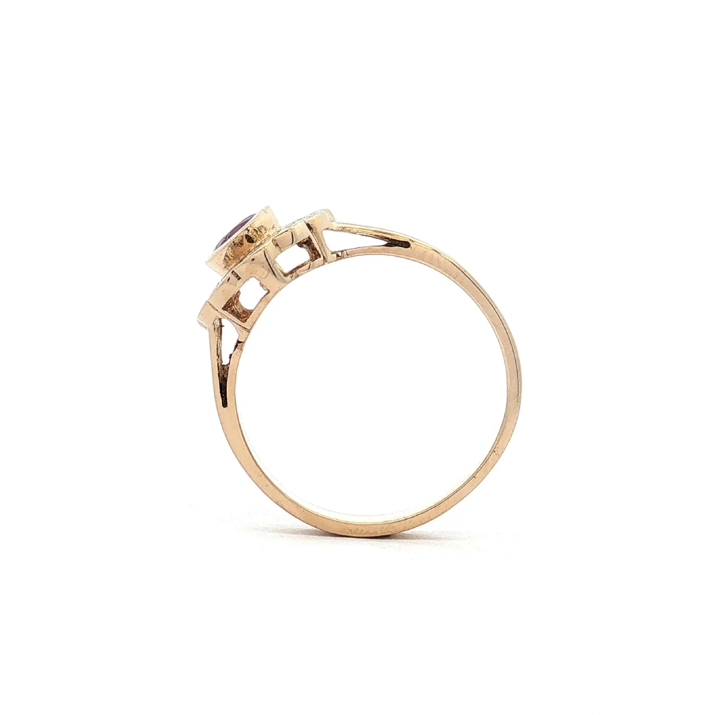 Ring Gelbgold mit Rubin und Brillanten Ring Gelbgold mit Rubin und Brillanten