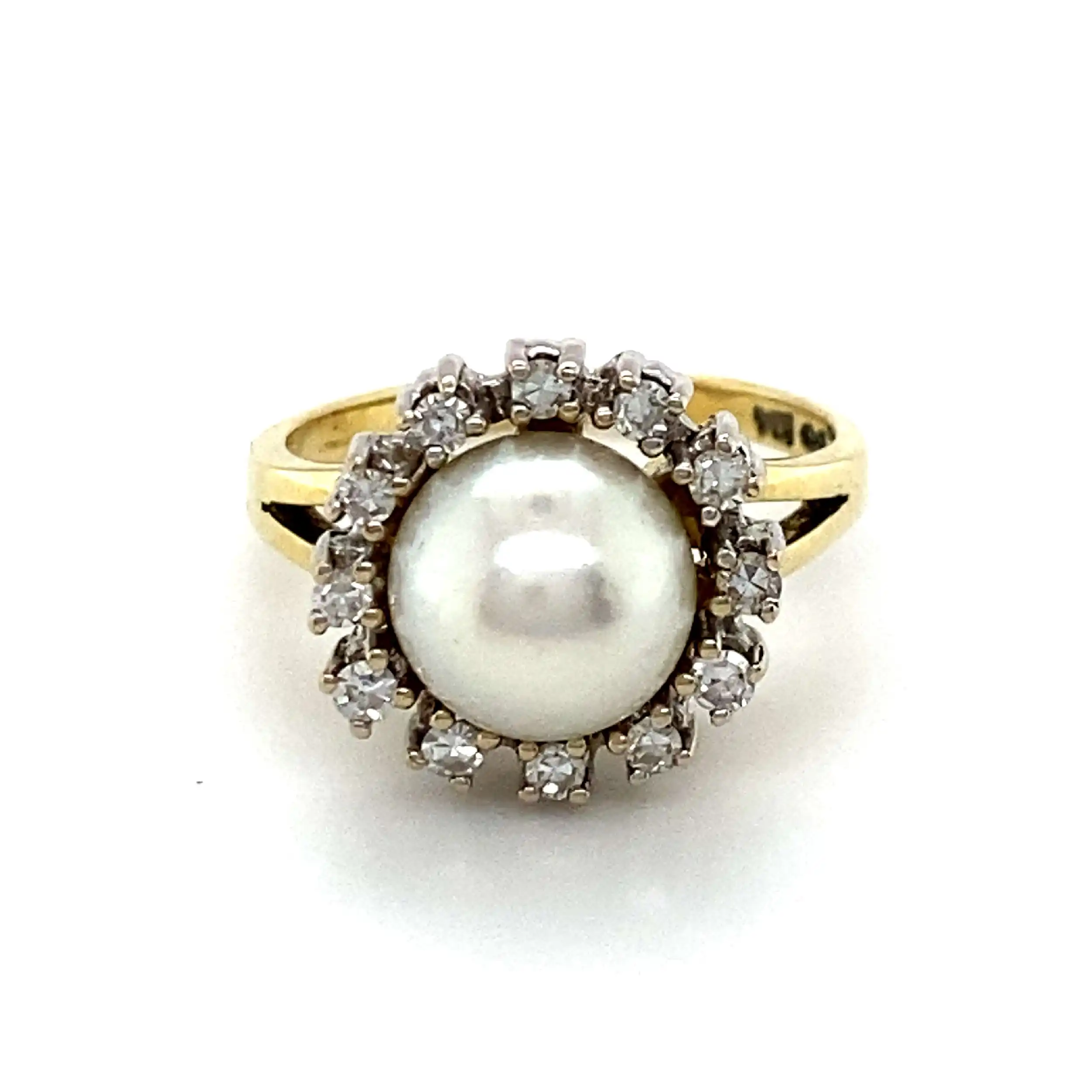 Ring Gelbgold mit Perle und Brillanten Ring Gelbgold mit Perle und Brillanten