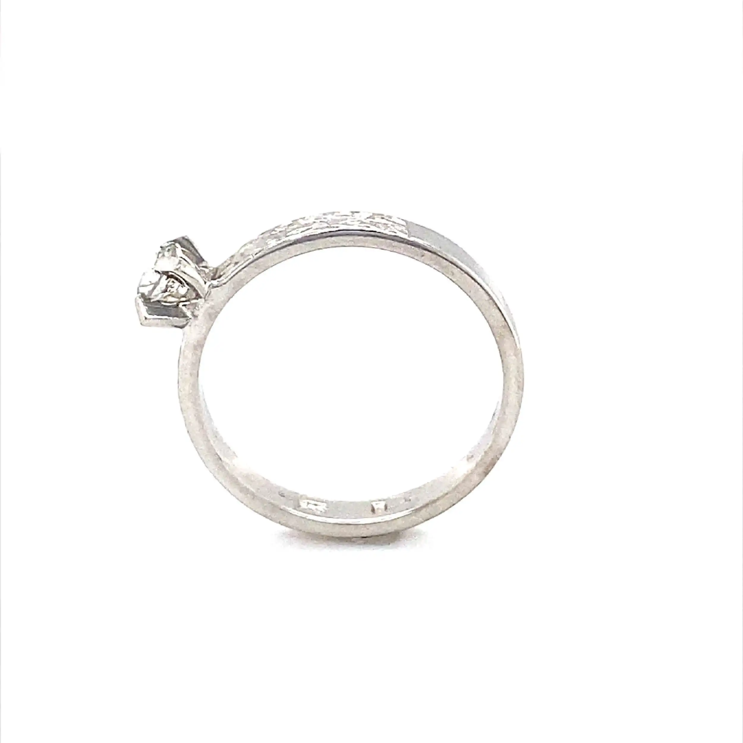 Ring Weißgold mit Brillant Ring Weißgold mit Brillant