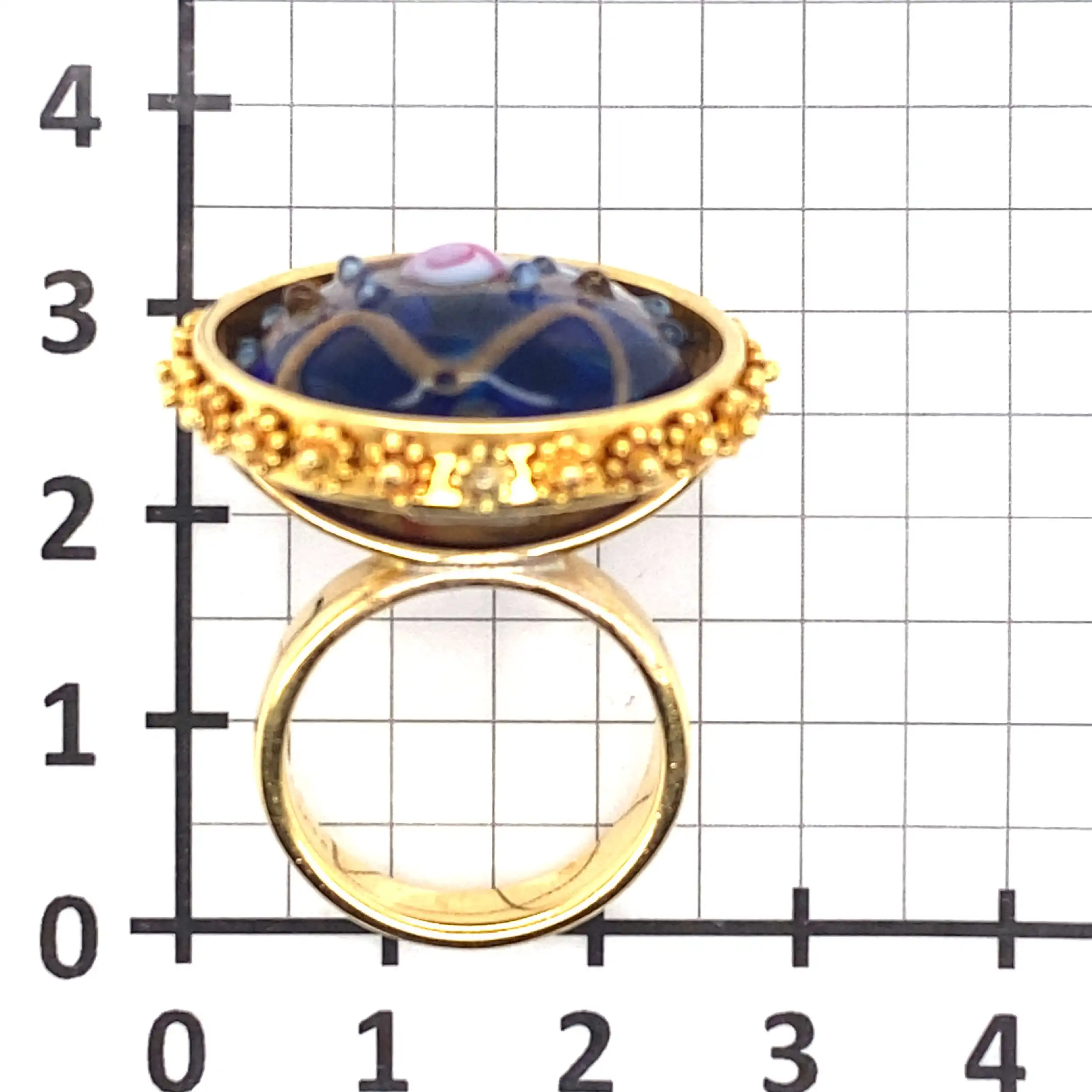 Ring Gelbgold mit blauem Farbstein Ring Gelbgold mit blauem Farbstein