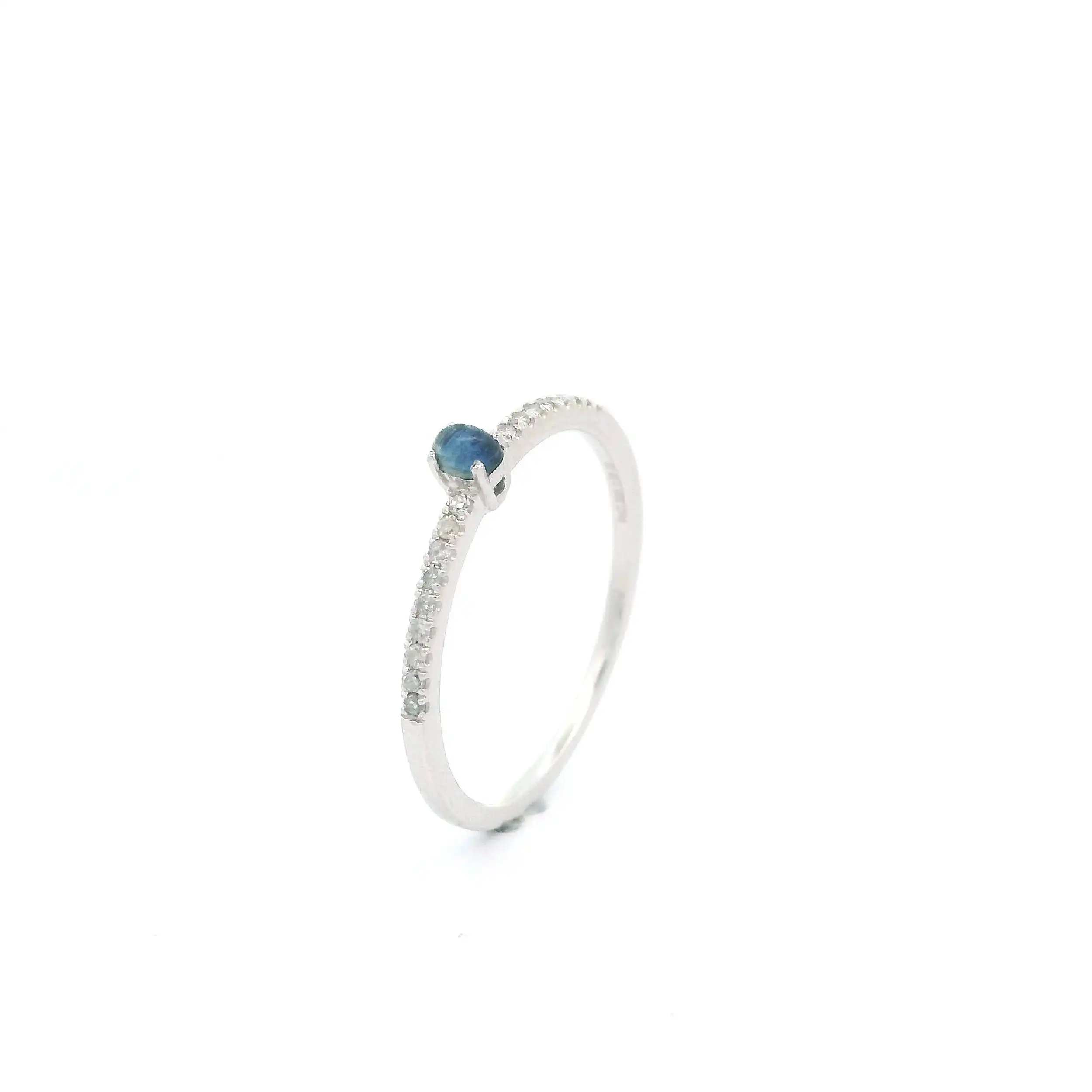 Ring Weißgold mit Diamanten und Saphir Cabochon mit 0,05ct graviert
