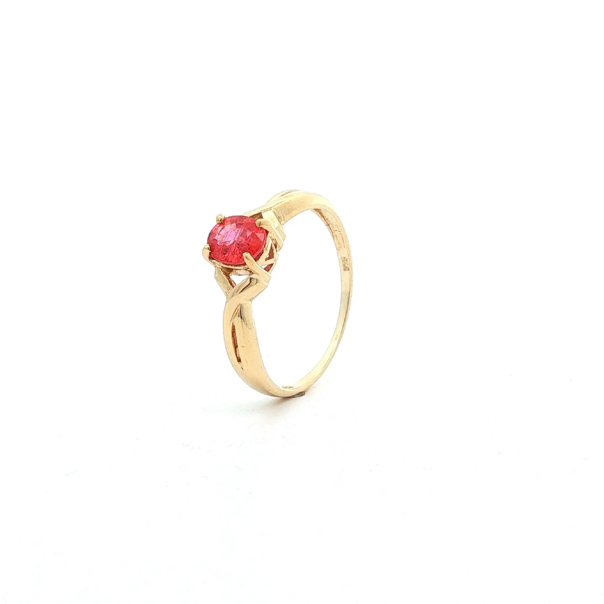 Ring Gelbgold mit pinkem Korund, behandelt