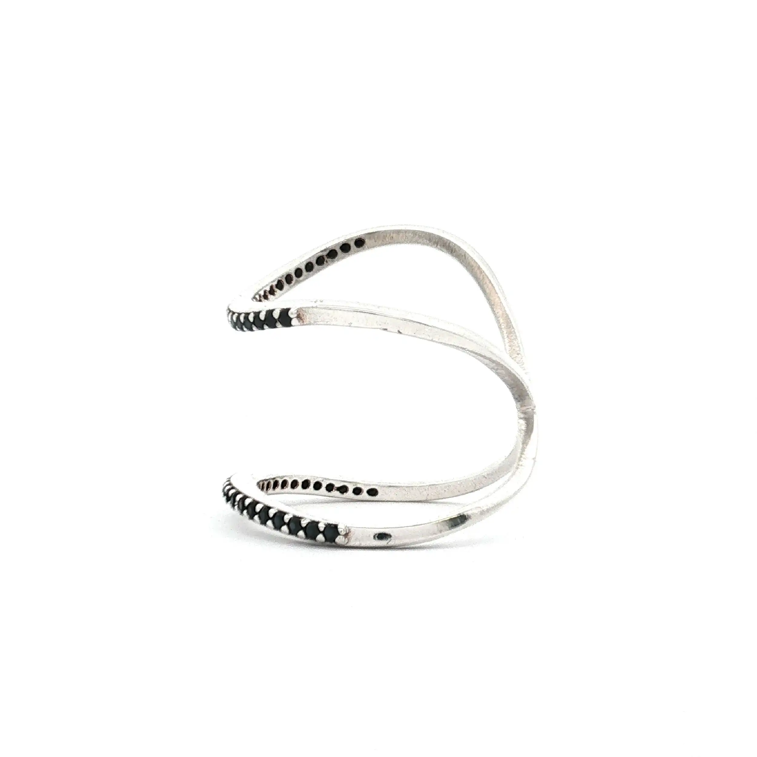 Ring Silber mit schwarzen Steinen