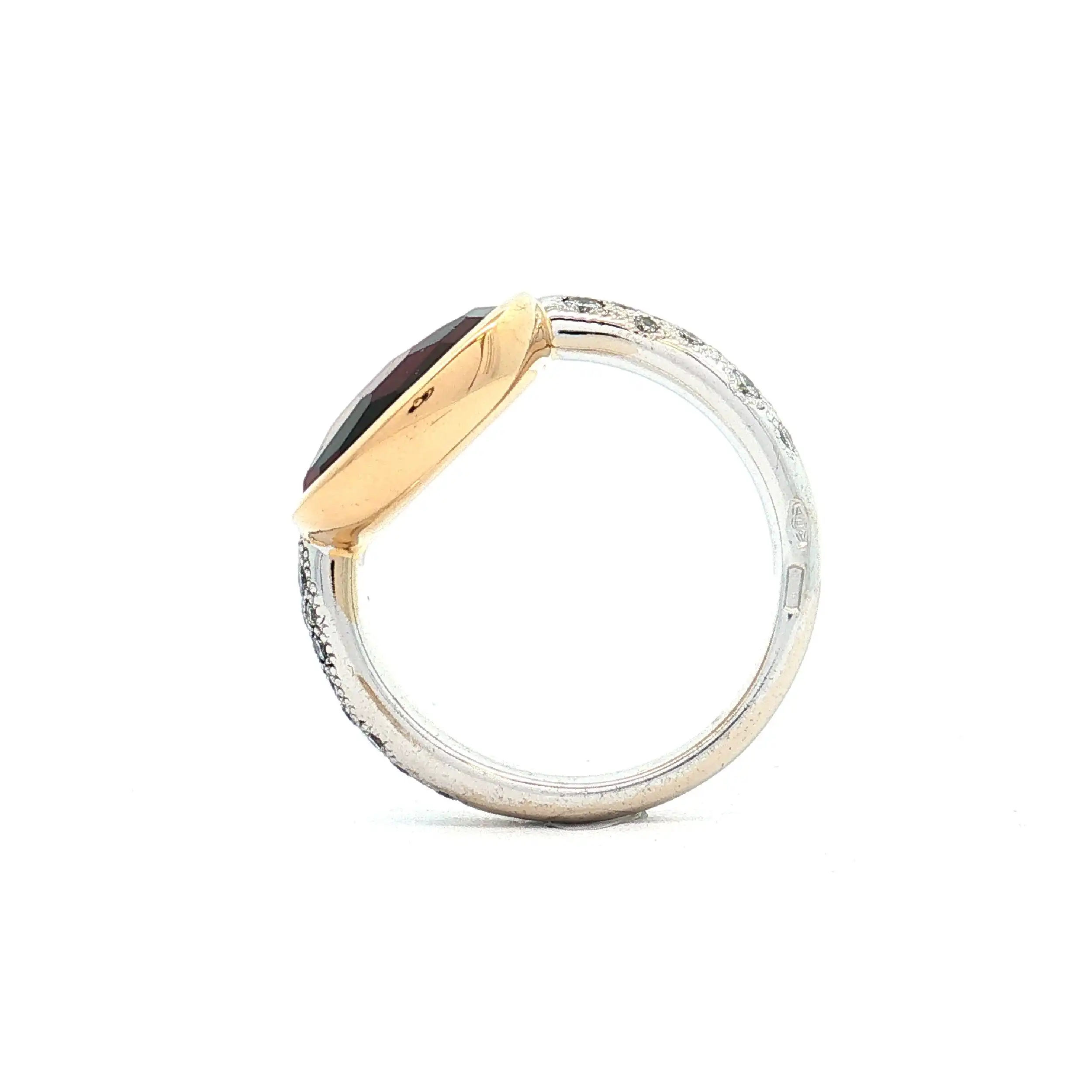 Ring Pomellato Sherazade mit Granat und Brillanten