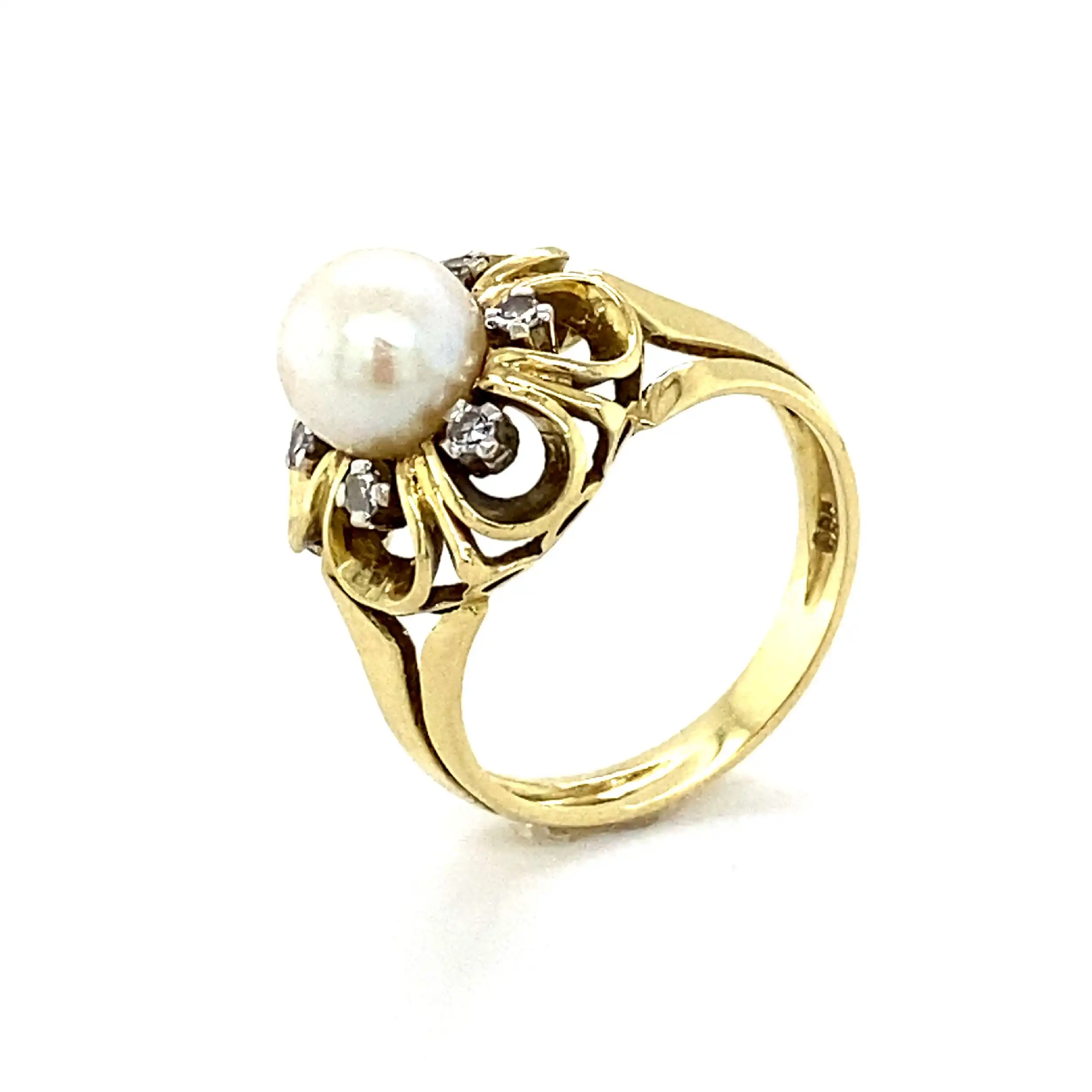 Ring Gelbgold mit Perle und Diamanten Ring Gelbgold mit Perle und Diamanten