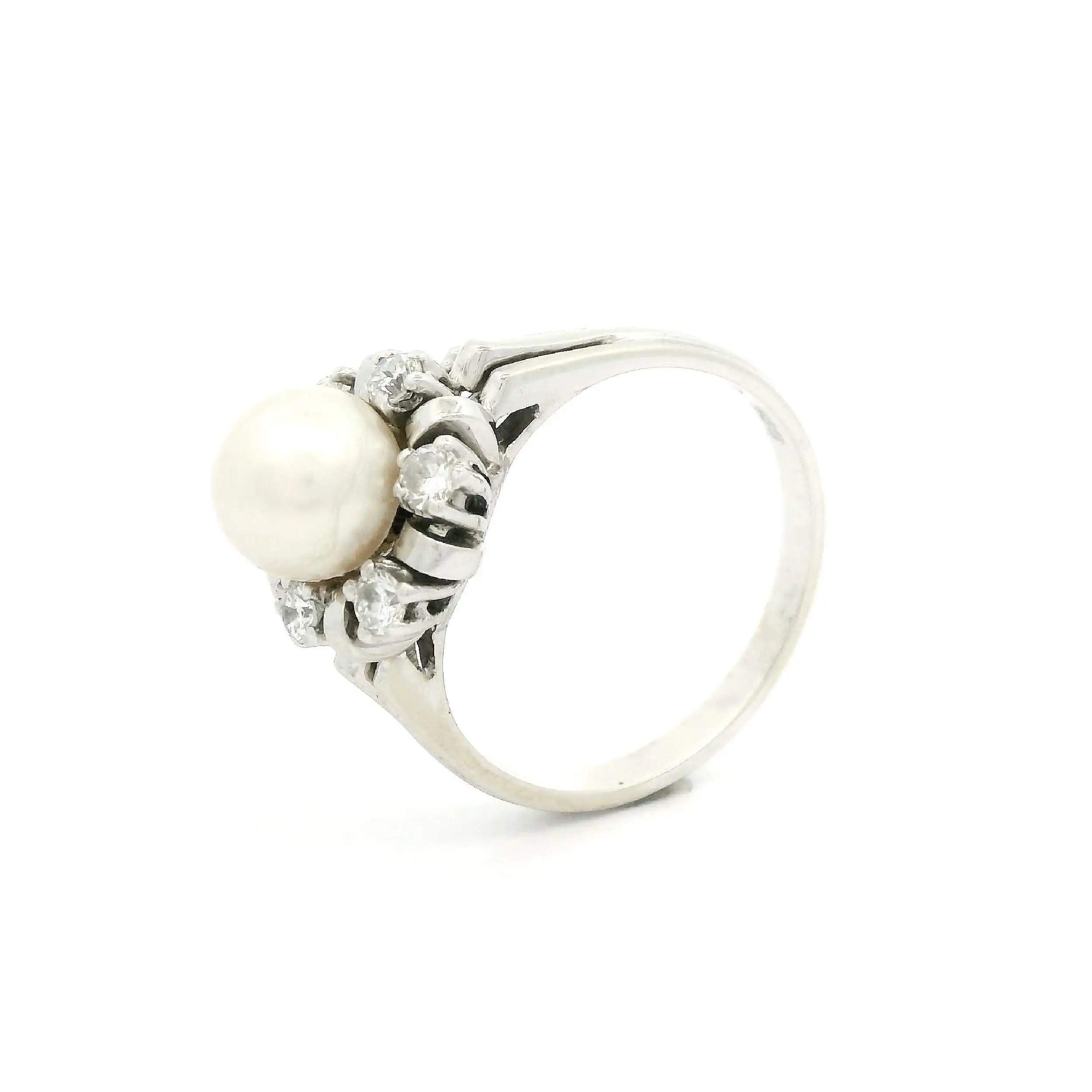 Ring Weißgold mit Brillanten und Perle Ring Weißgold mit Brillanten und Perle