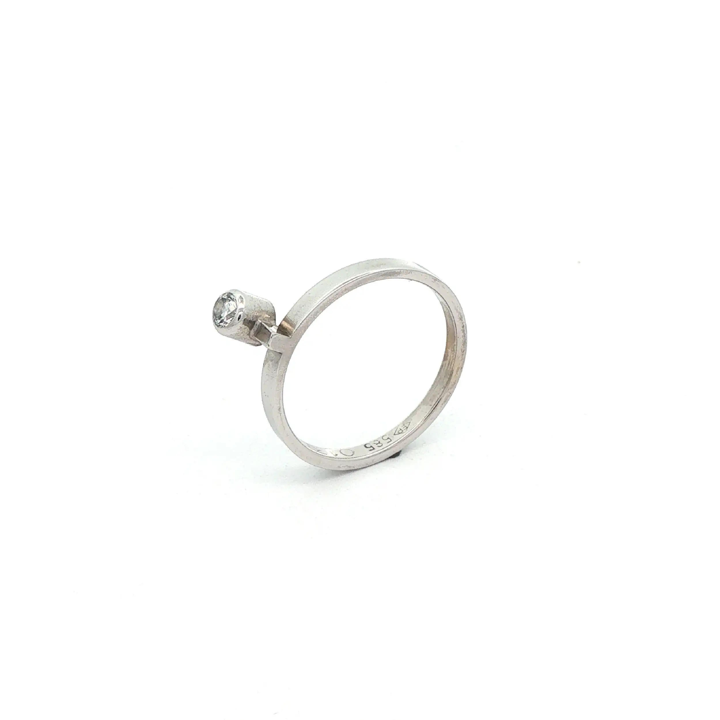 Ring Weißgold mit Brillant, graviert mit 0,13ct Ring Weißgold mit Brillant, graviert mit 0,13ct